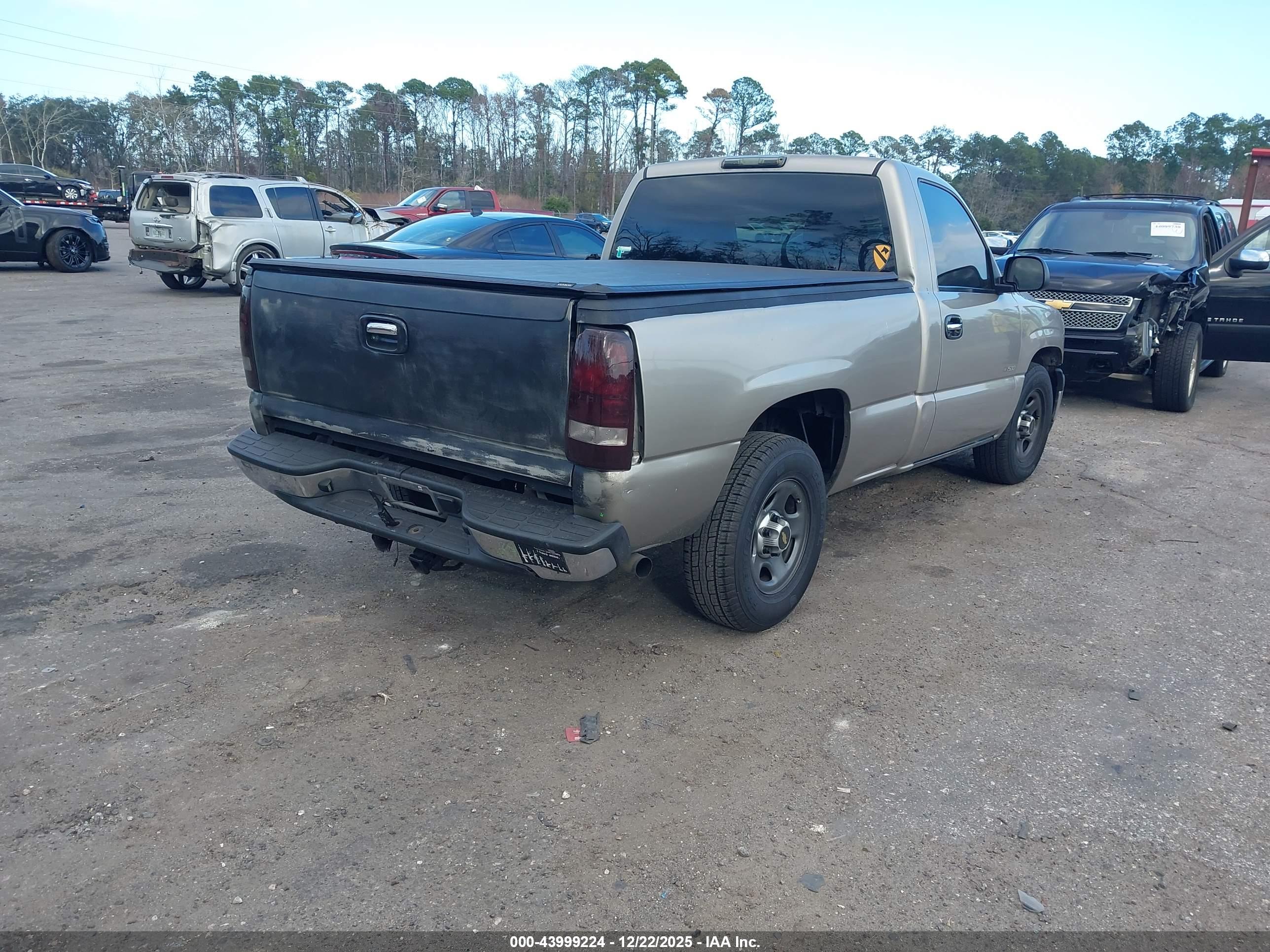 CHEVROLET SILVERADO image 4
