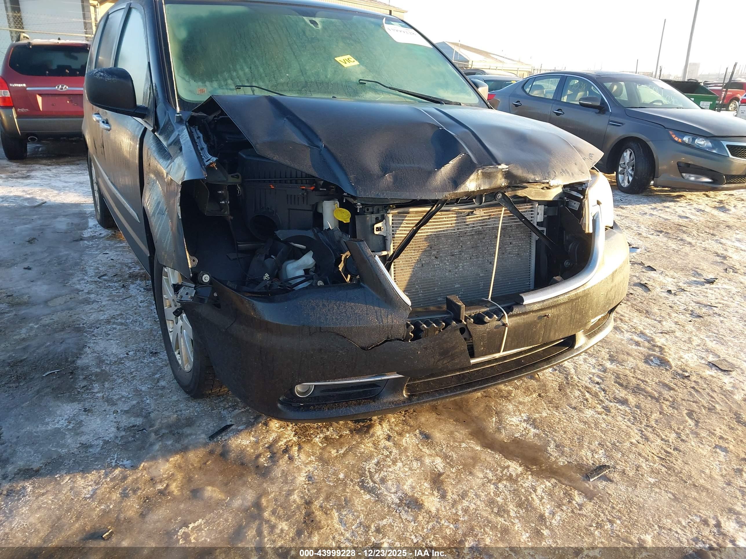 CHRYSLER TOWN image 6