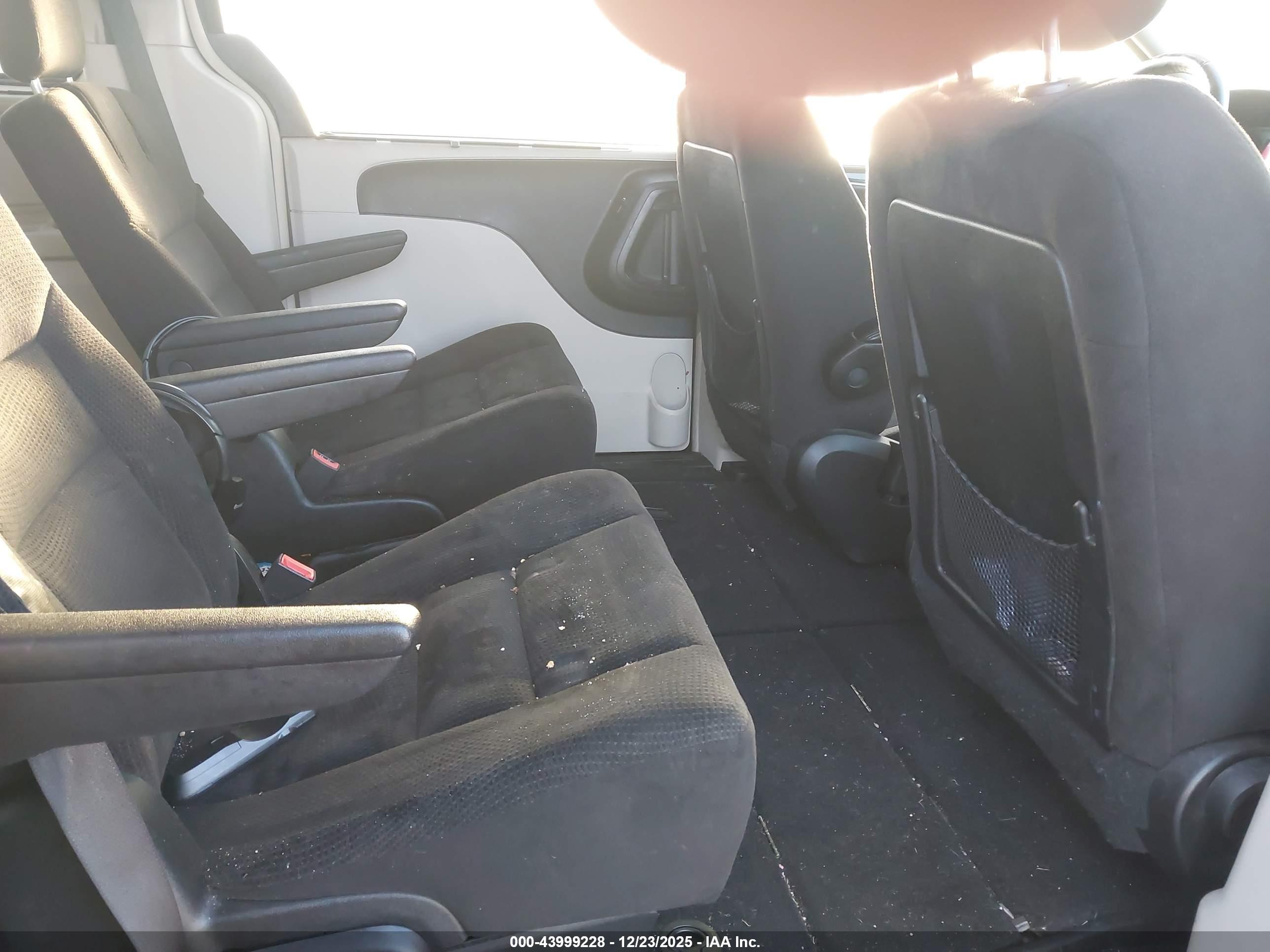 CHRYSLER TOWN image 8