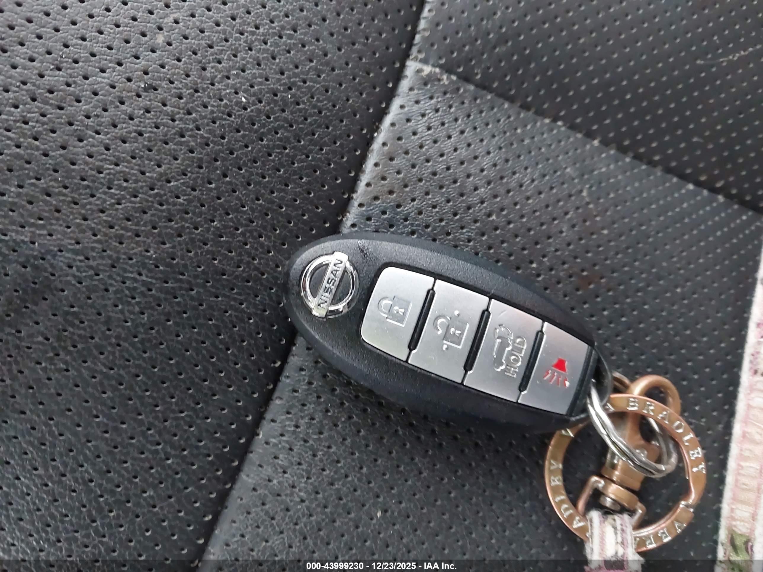 NISSAN ROGUE image 11