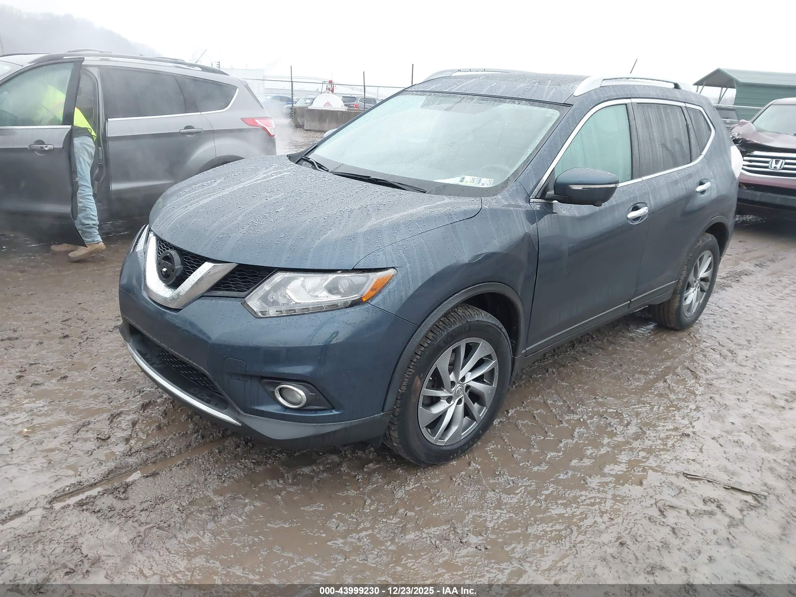 NISSAN ROGUE image 2