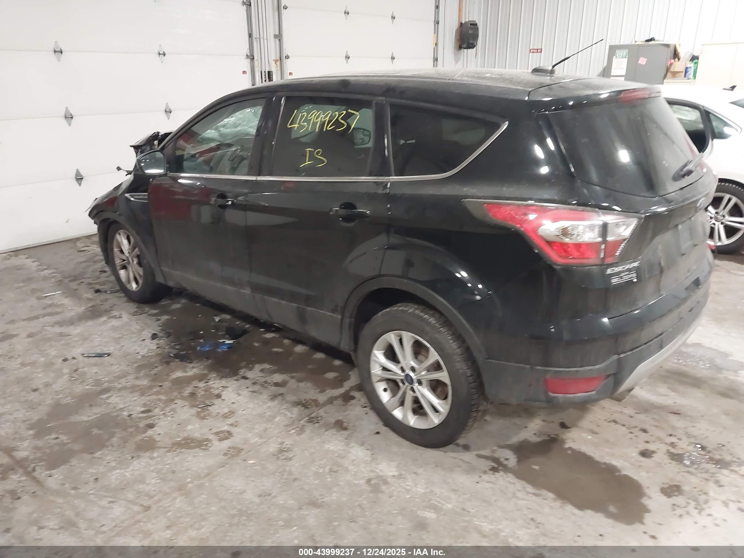FORD ESCAPE image 3