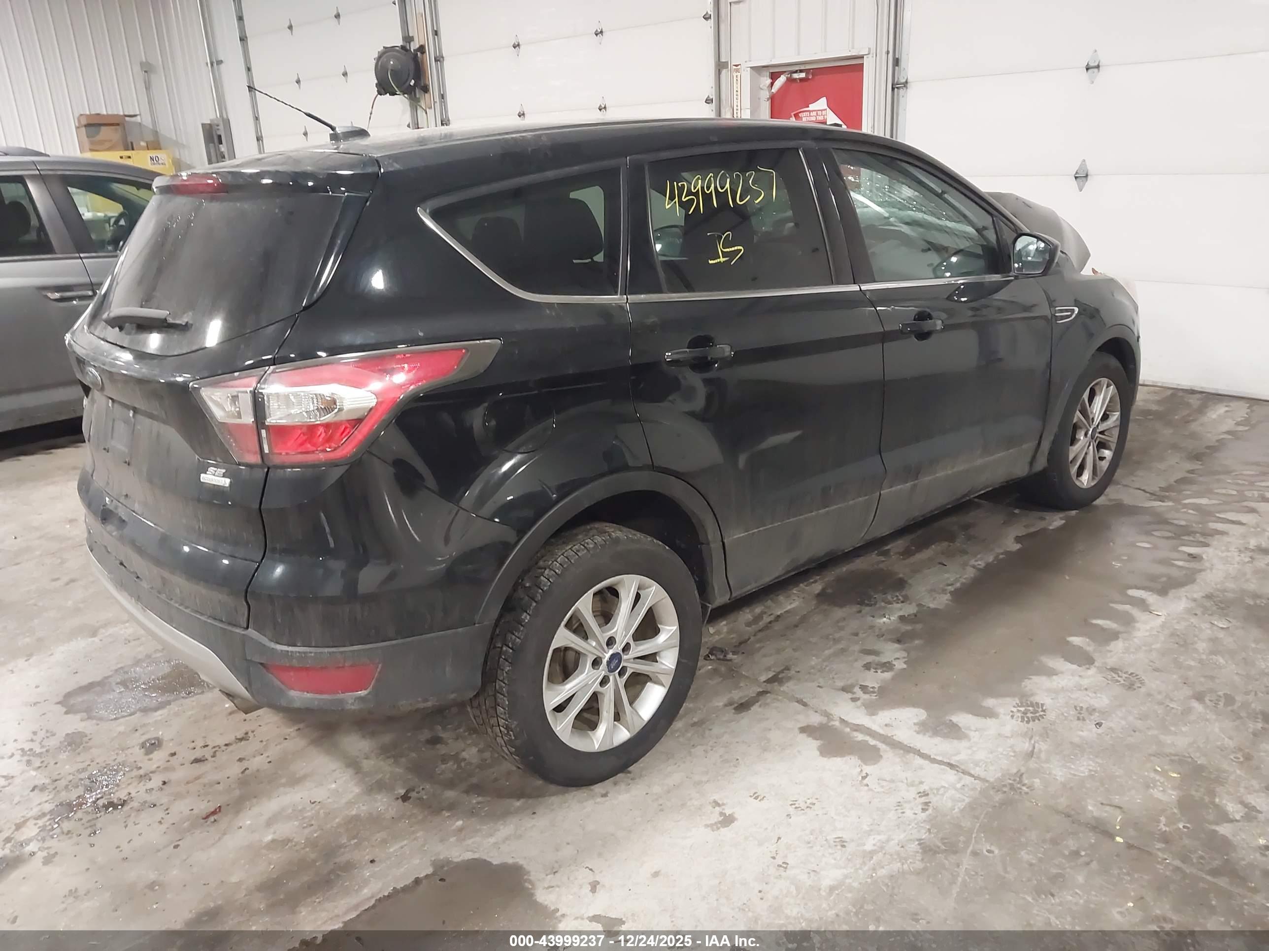 FORD ESCAPE image 4