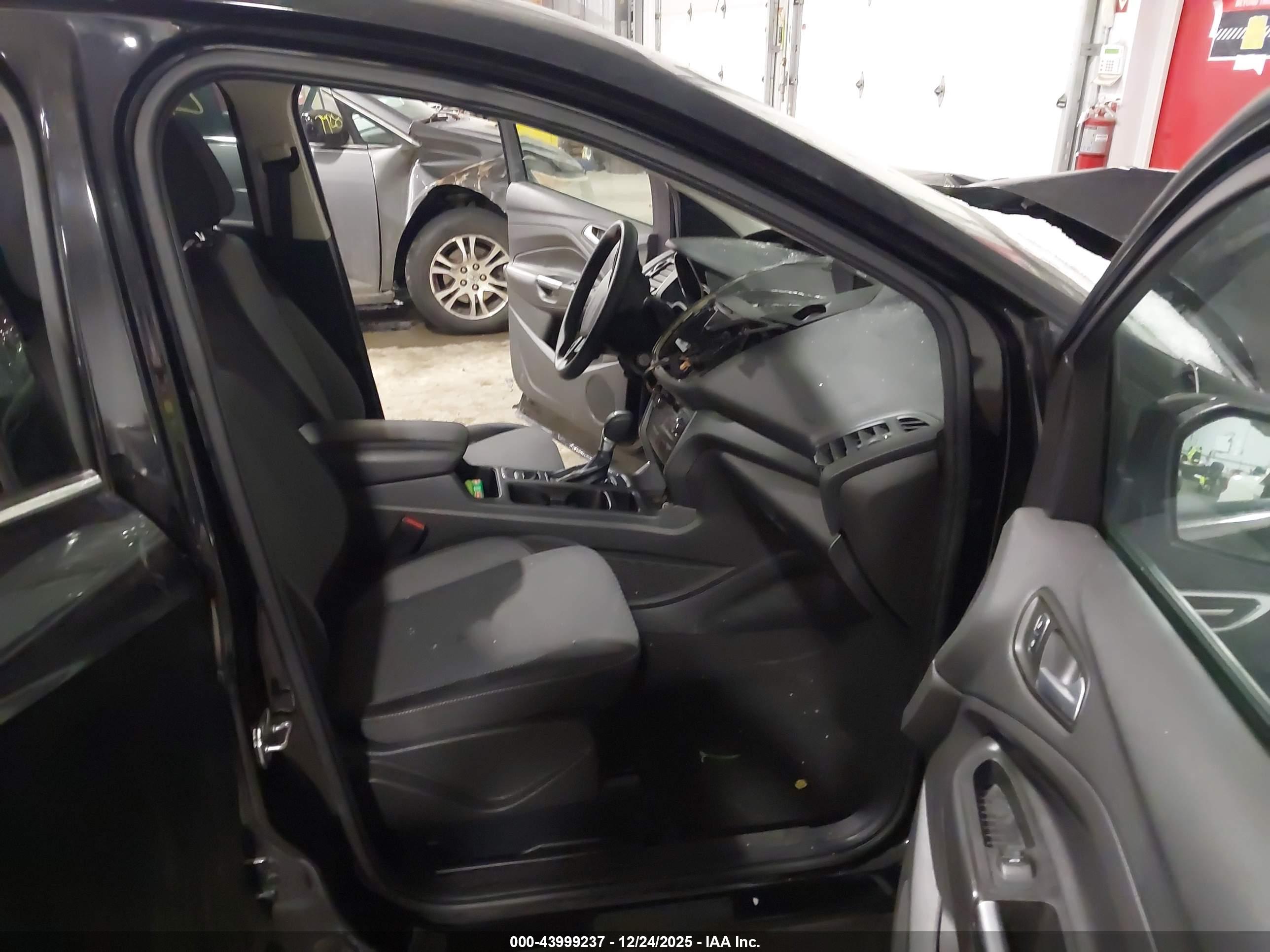 FORD ESCAPE image 5
