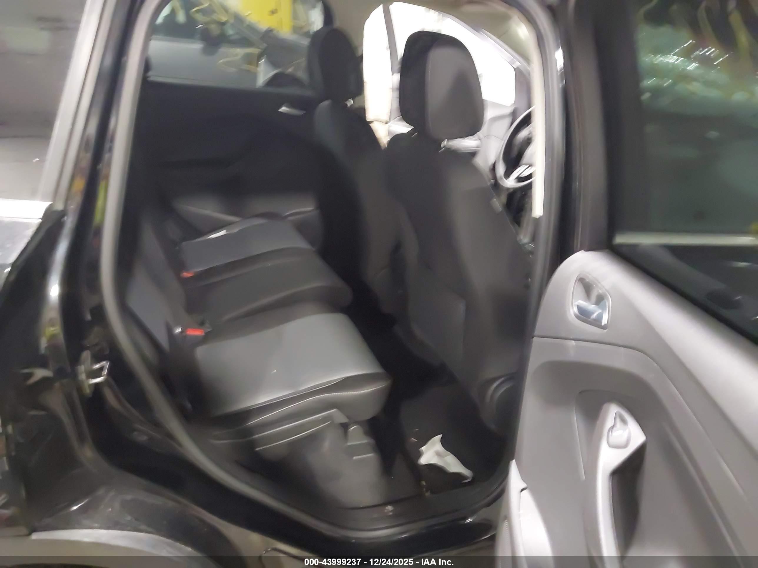 FORD ESCAPE image 8