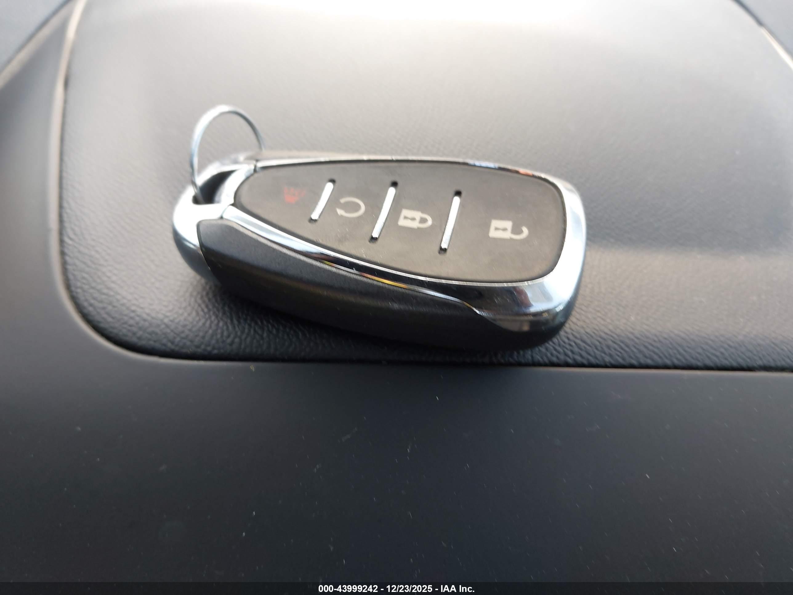 CHEVROLET EQUINOX image 11
