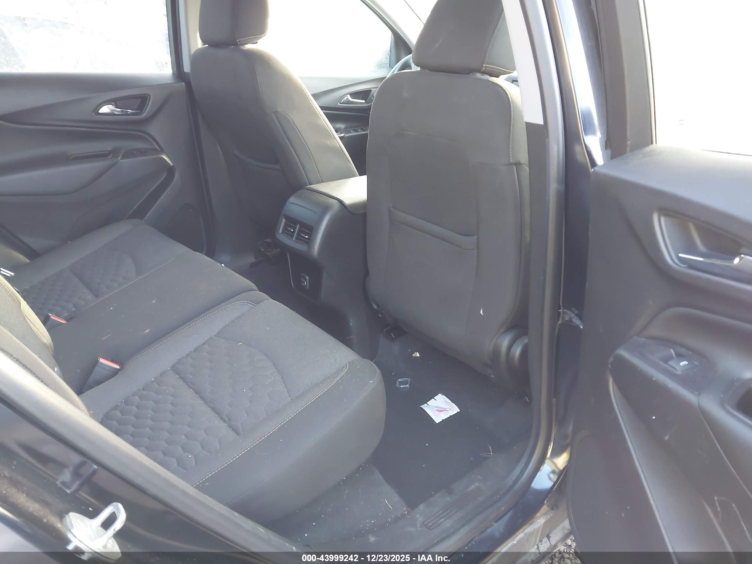 CHEVROLET EQUINOX image 8