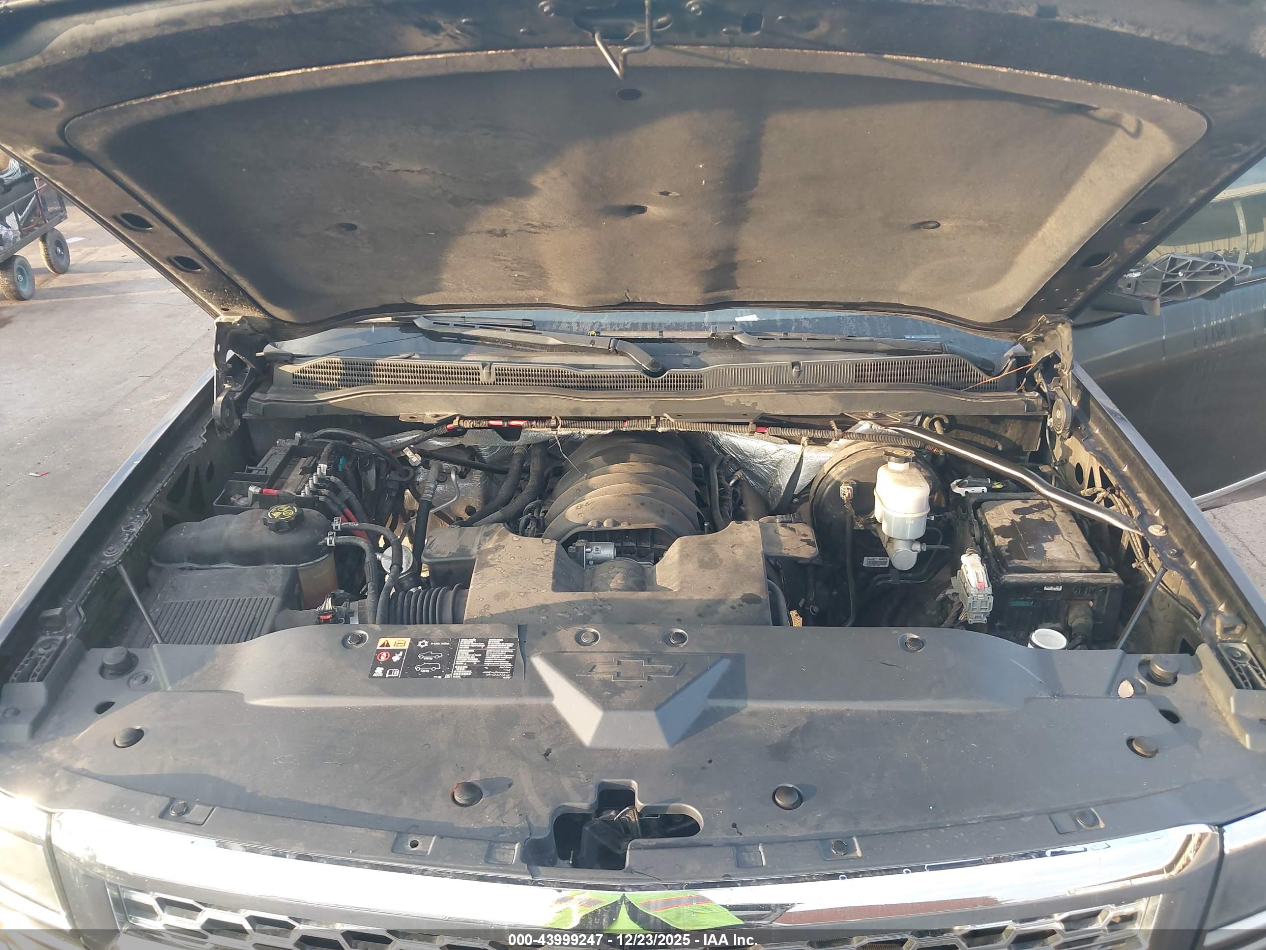 CHEVROLET SILVERADO image 10
