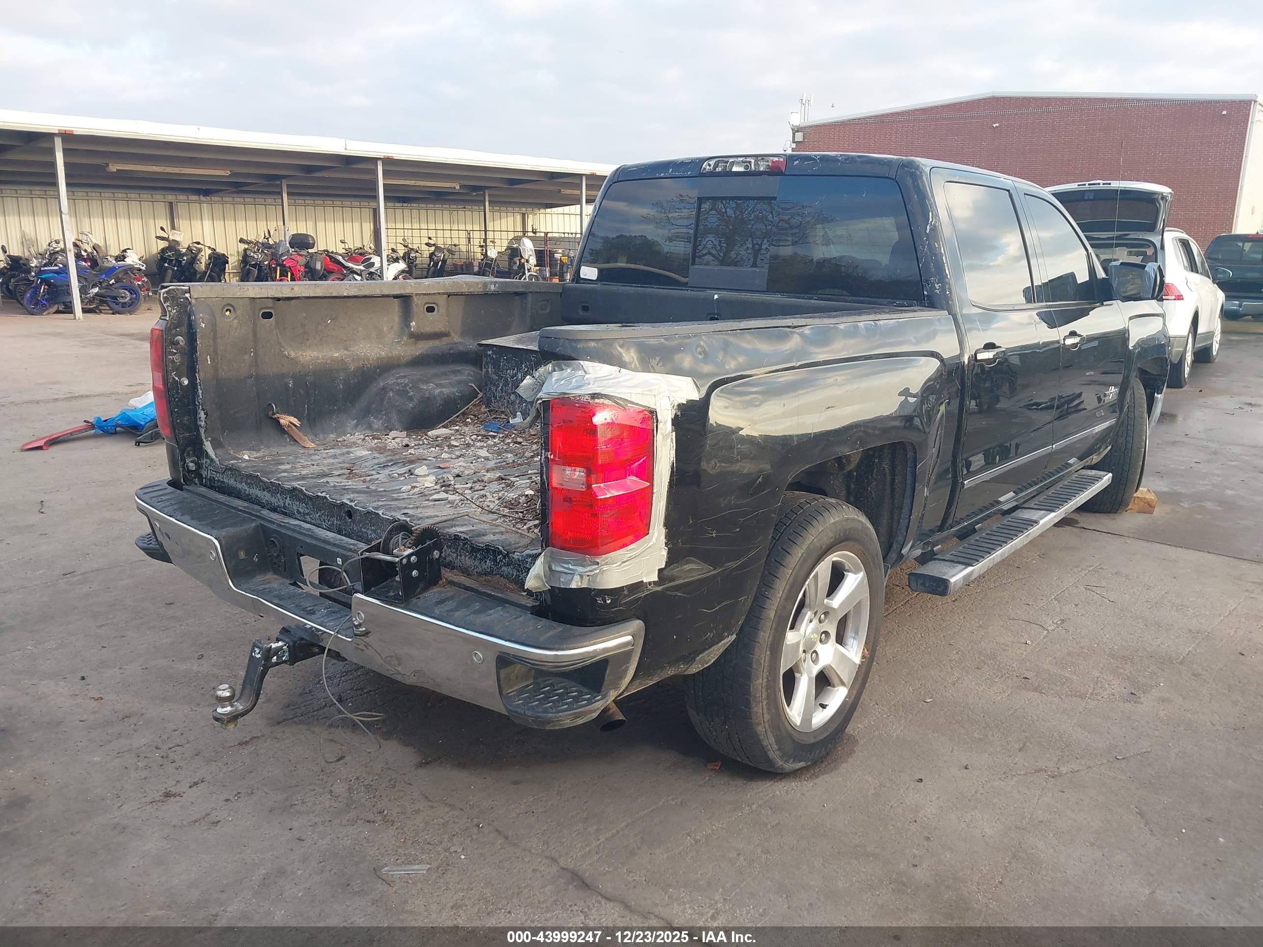 CHEVROLET SILVERADO image 4