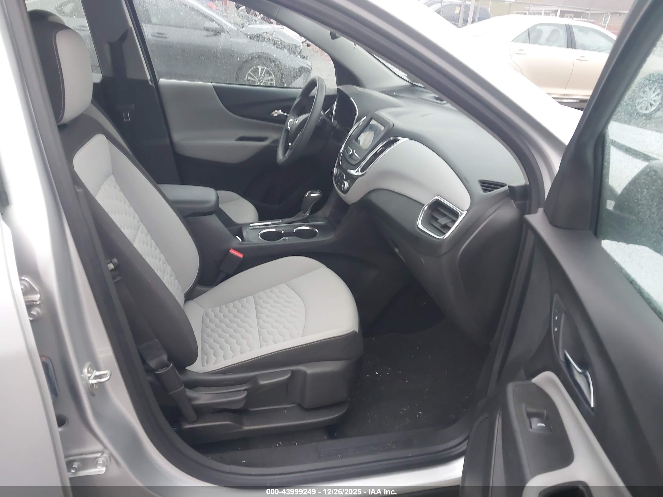 CHEVROLET EQUINOX image 5