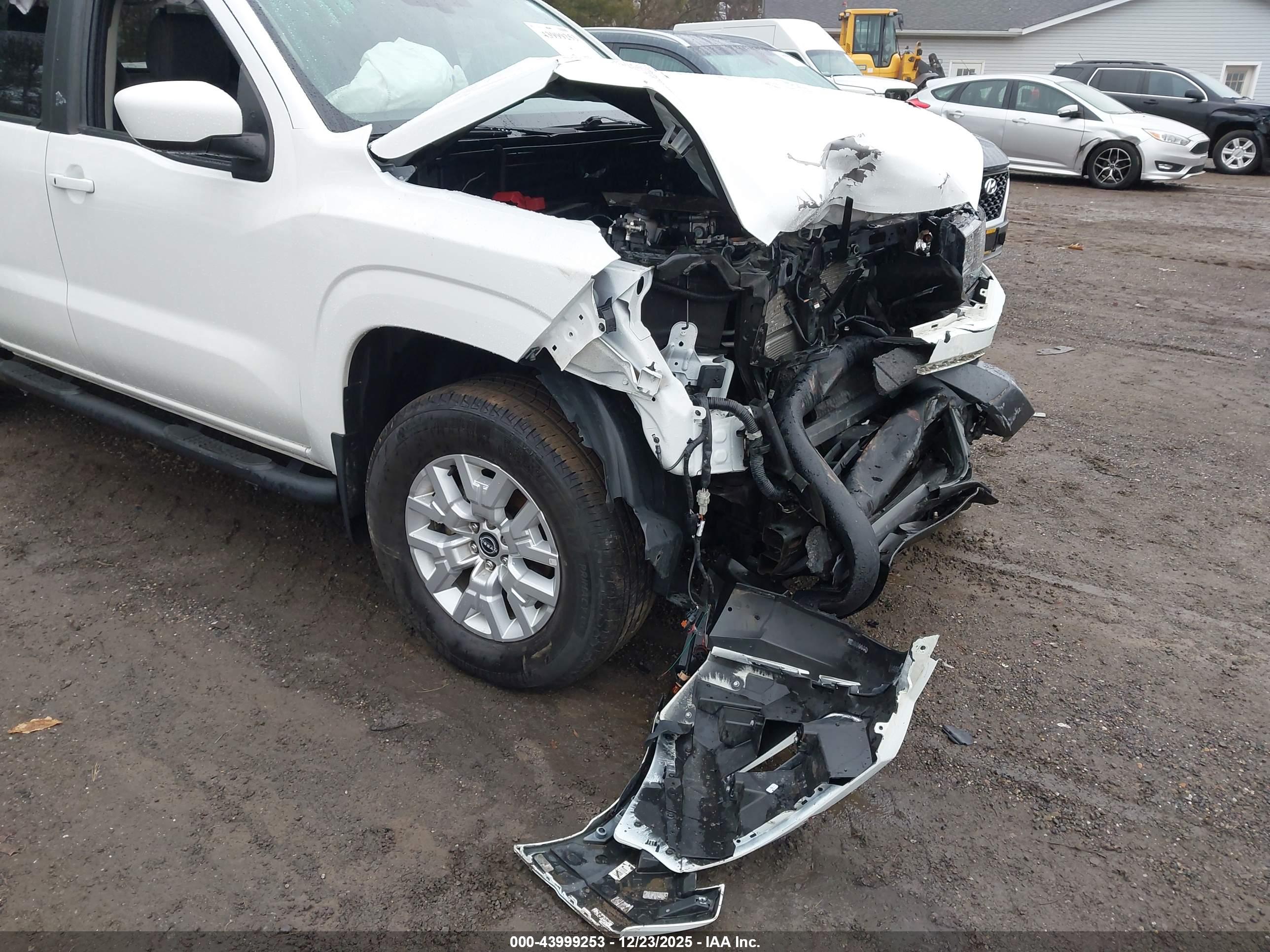 NISSAN FRONTIER image 6
