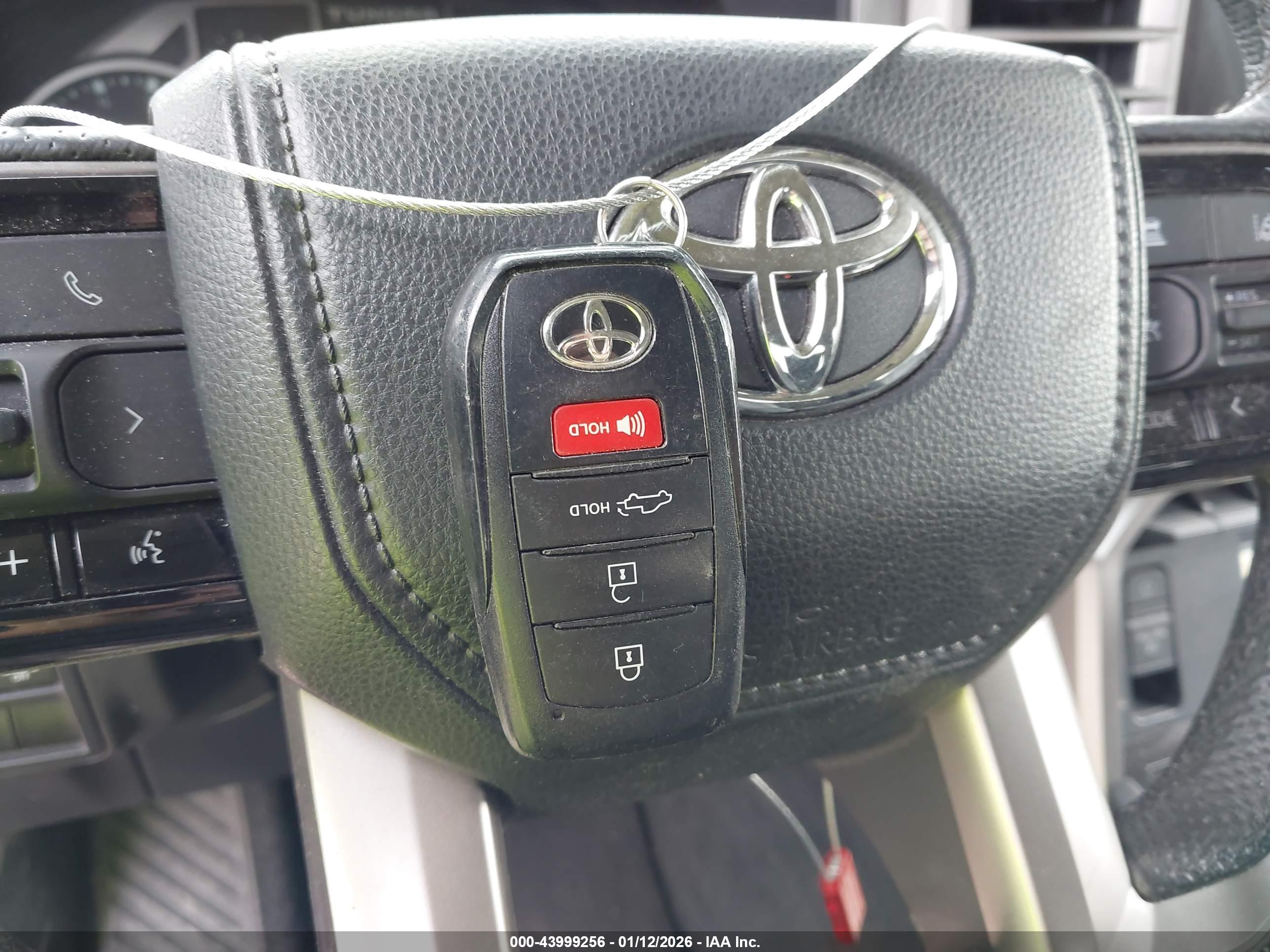 TOYOTA TUNDRA image 11