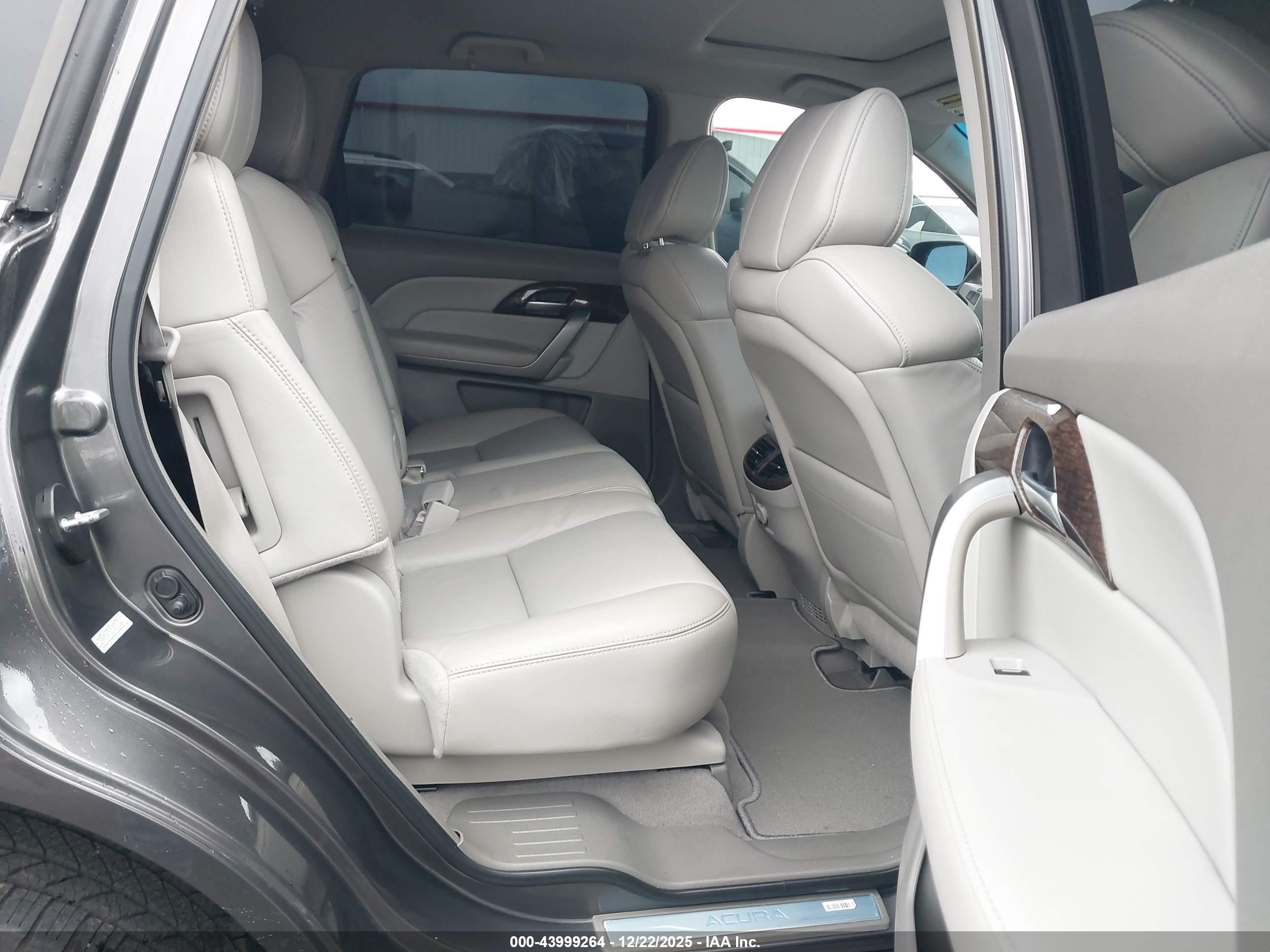 ACURA MDX image 8