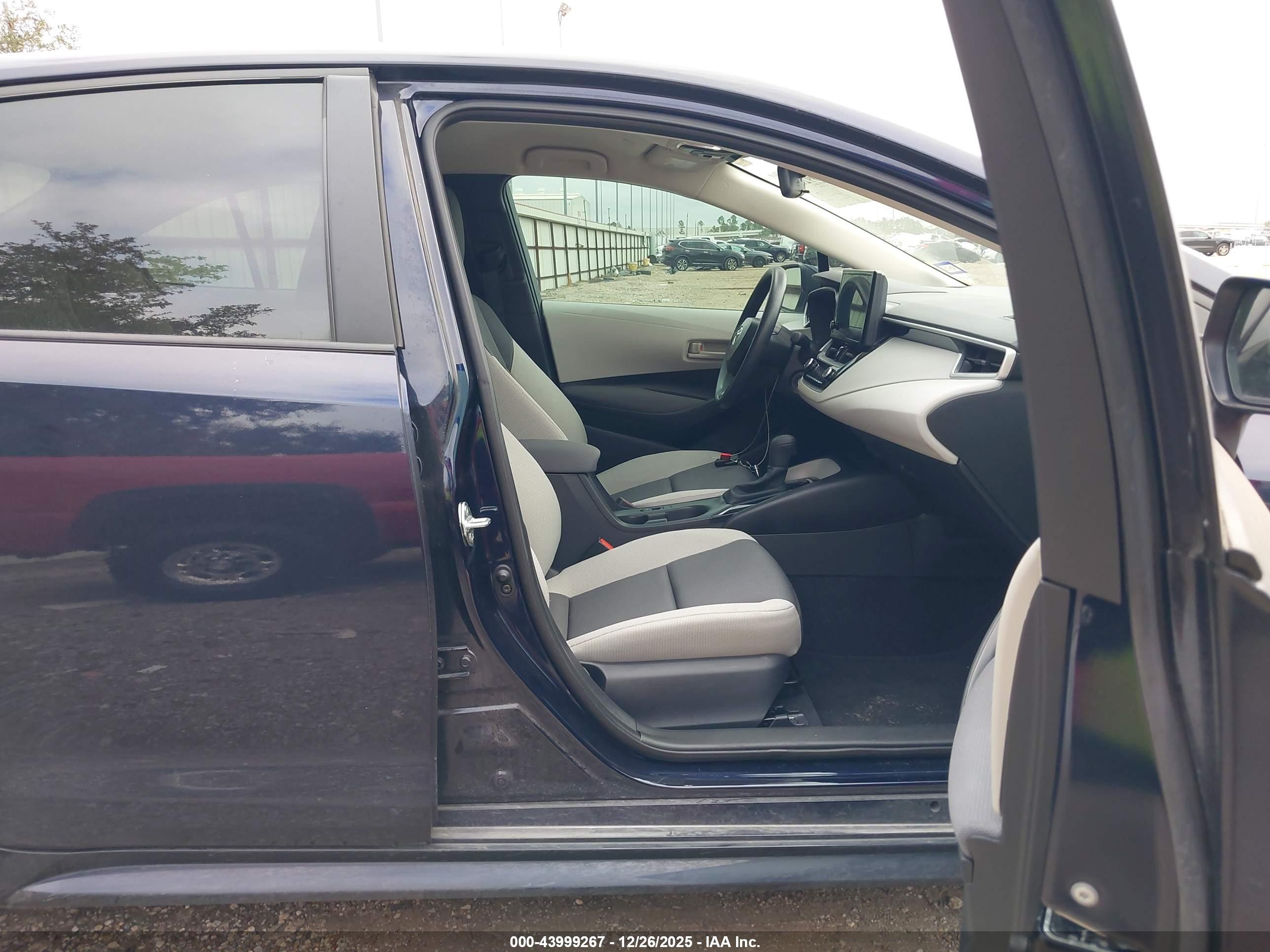 TOYOTA COROLLA image 5