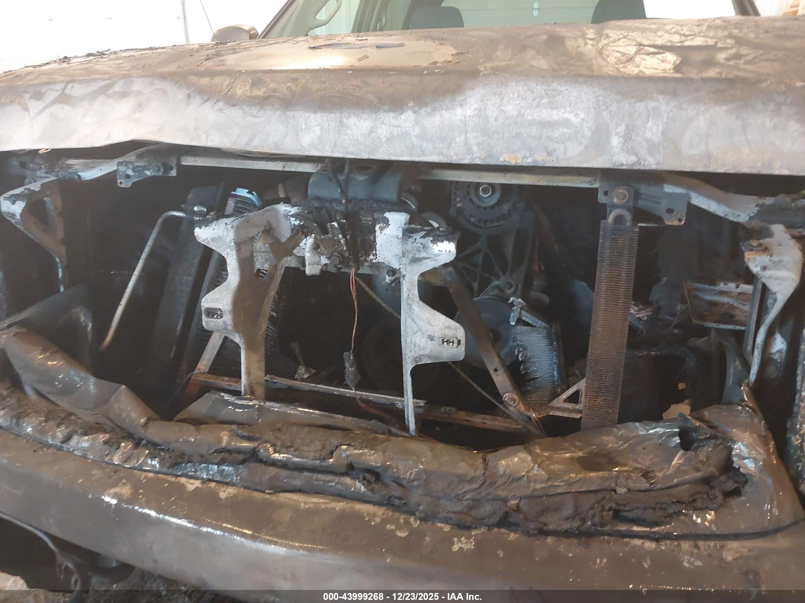 CHEVROLET SILVERADO image 6