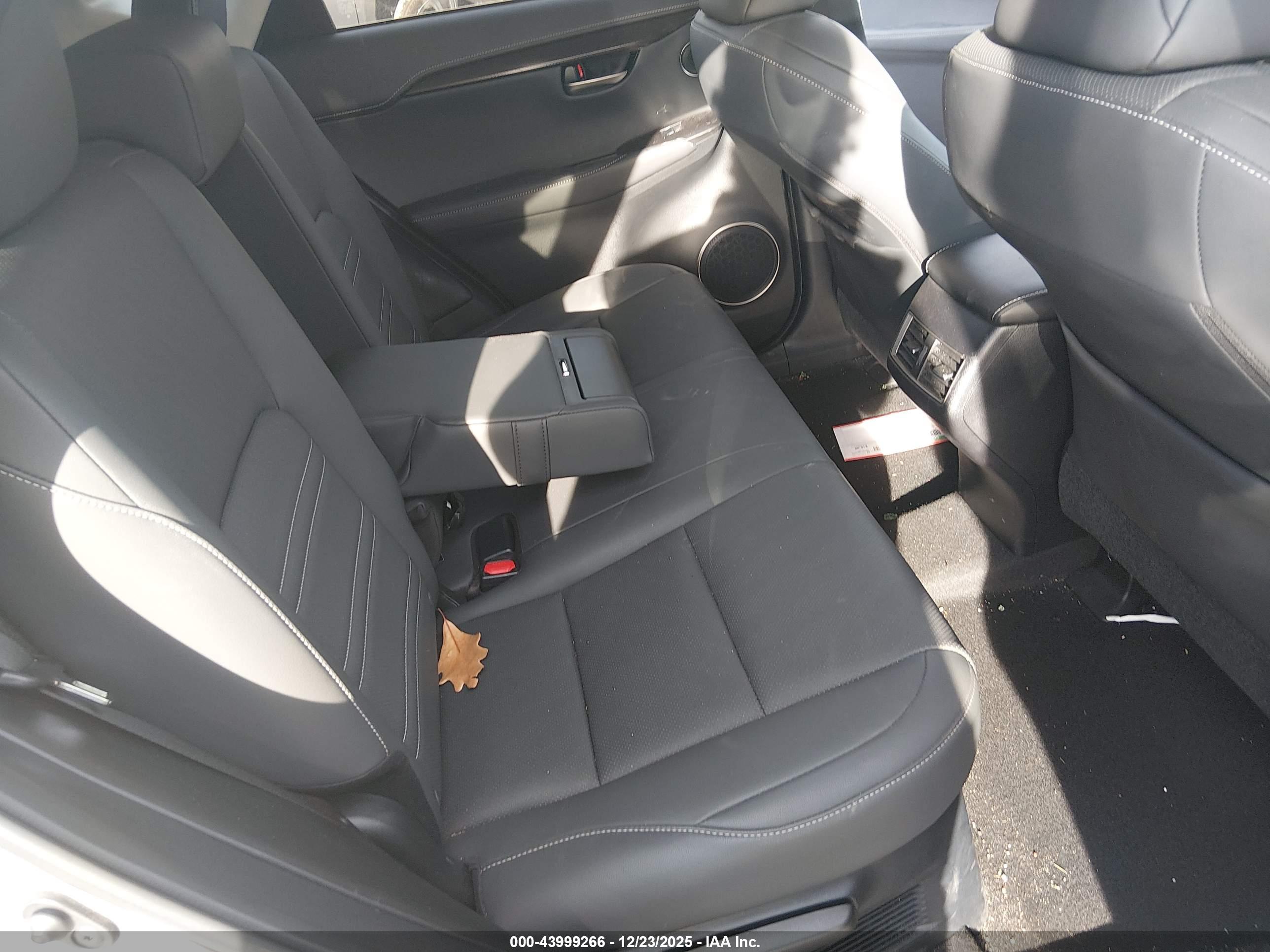 LEXUS NX image 8