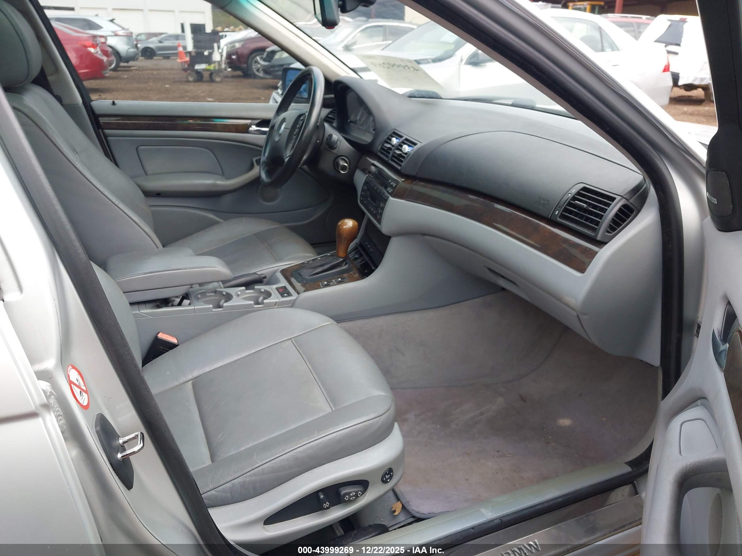 BMW 330I image 5
