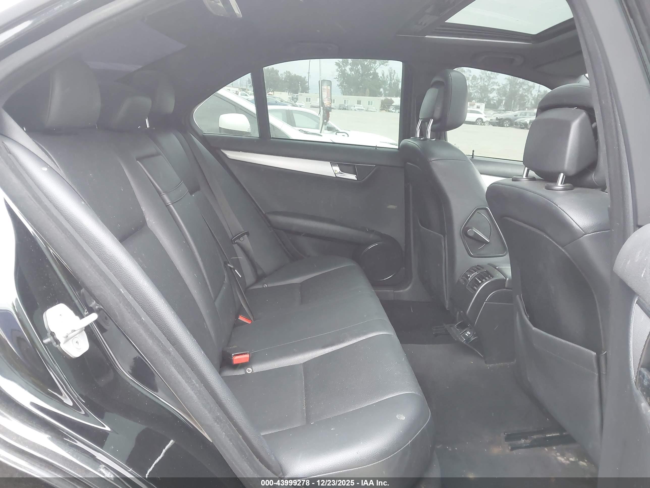 MERCEDES-BENZ C image 8