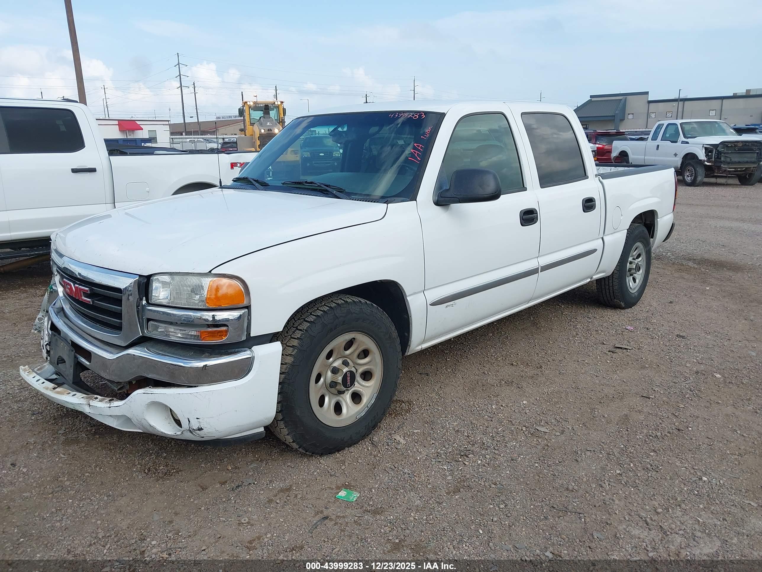 GMC SIERRA image 2