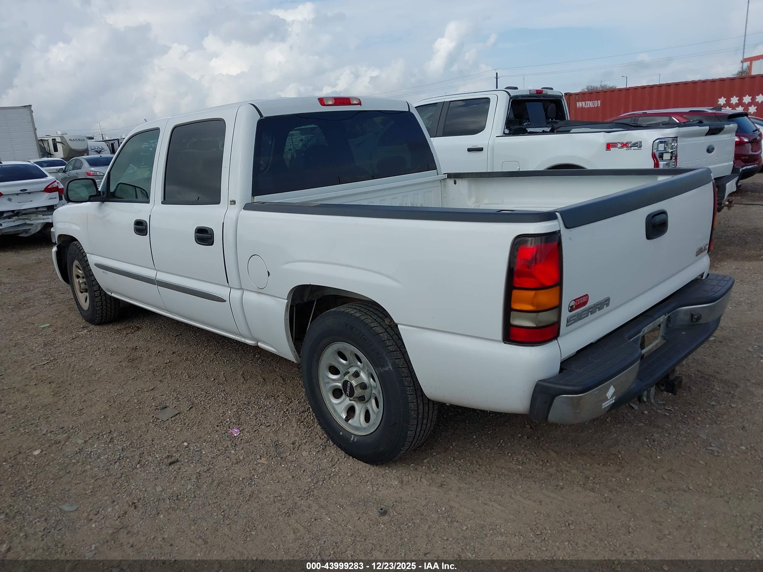 GMC SIERRA image 3