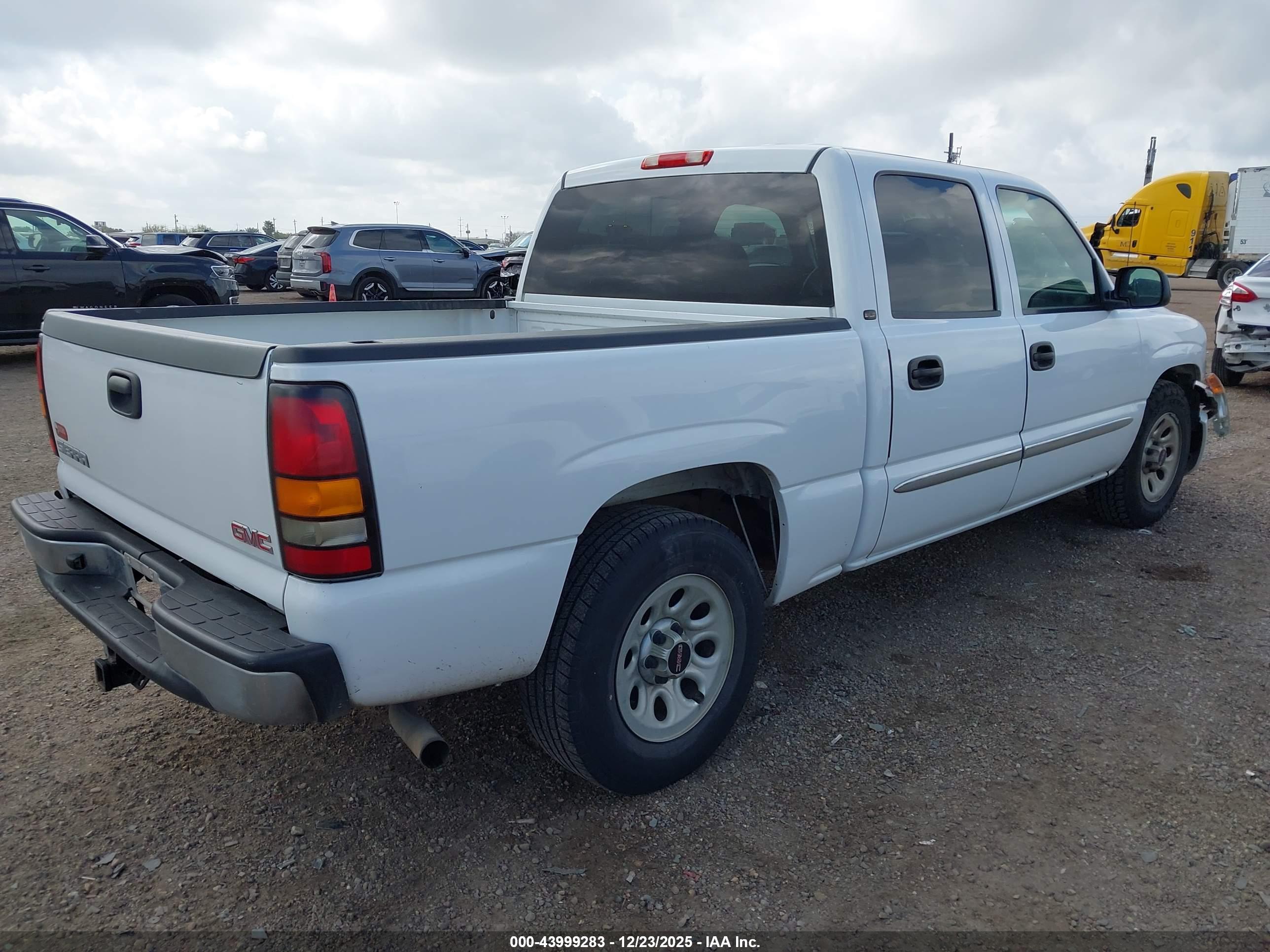 GMC SIERRA image 4
