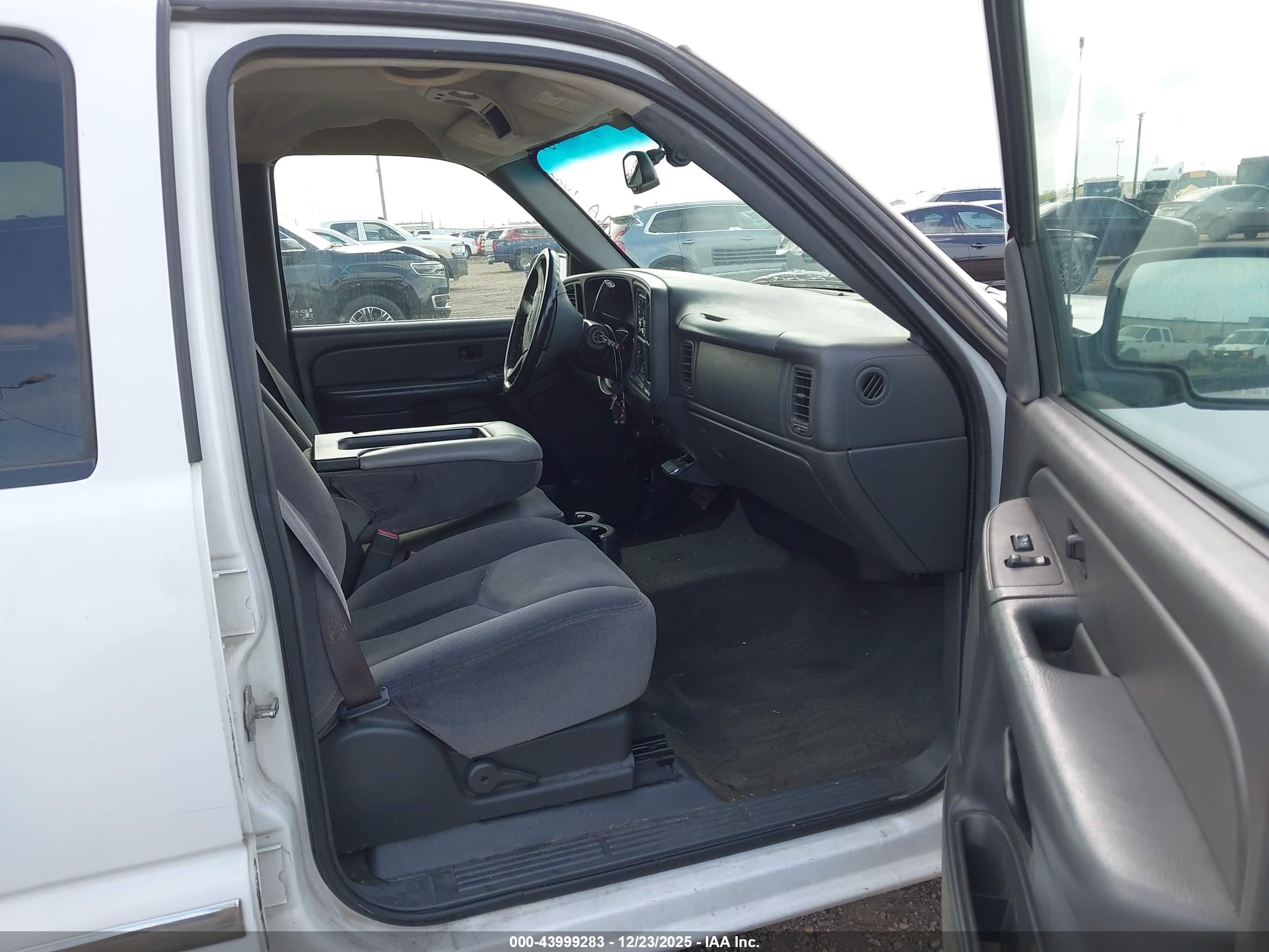 GMC SIERRA image 5