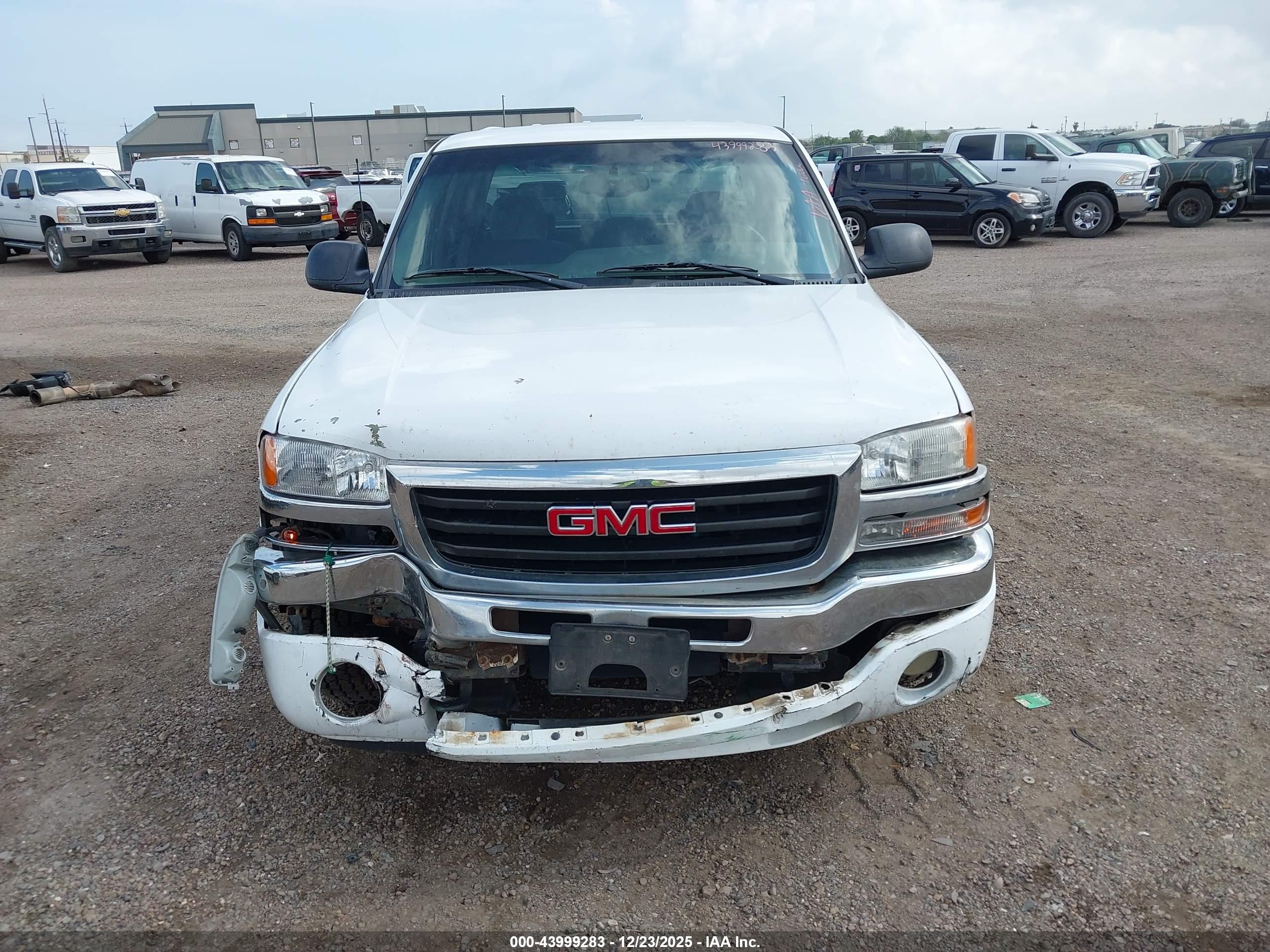 GMC SIERRA image 6