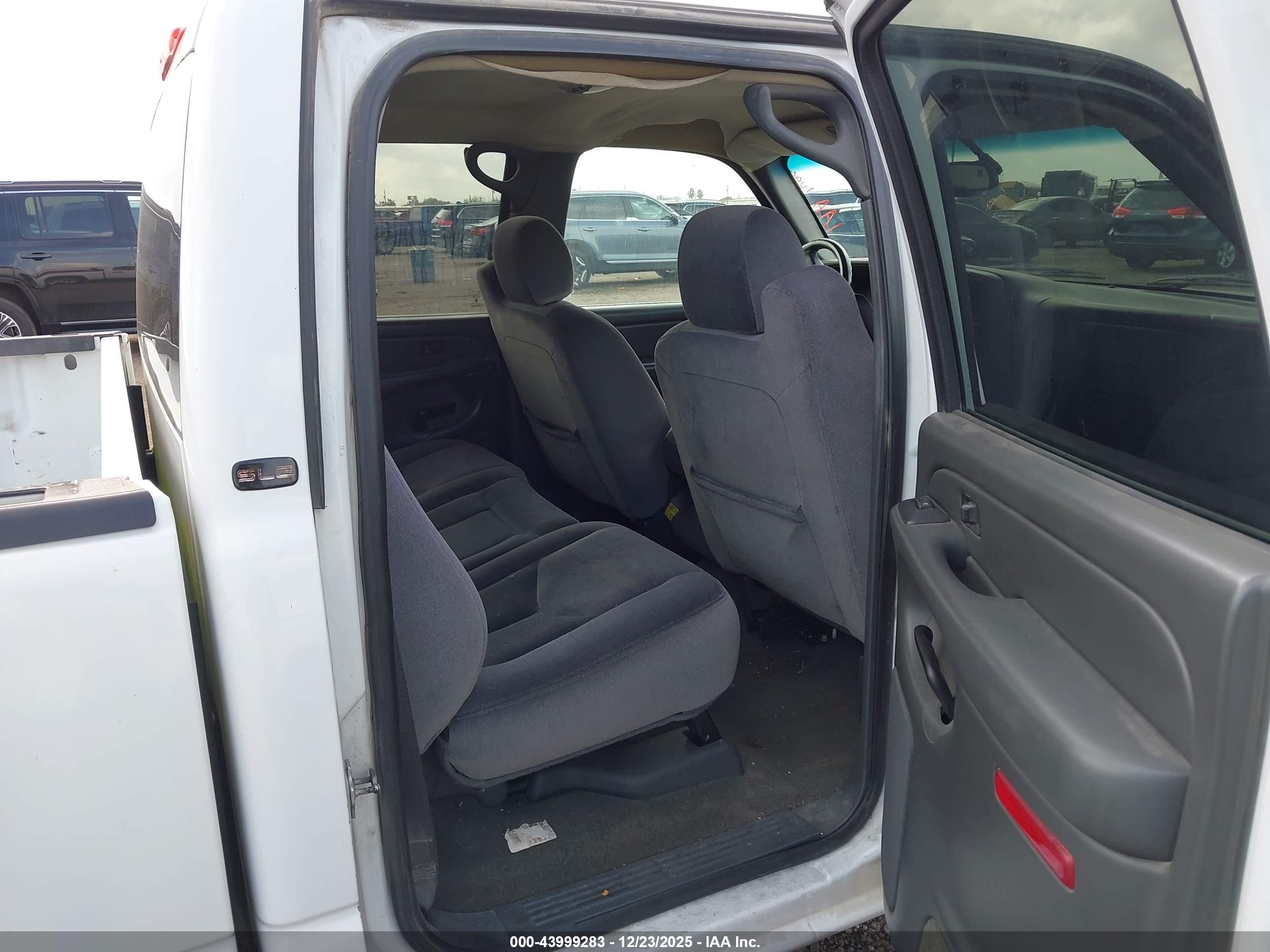 GMC SIERRA image 8