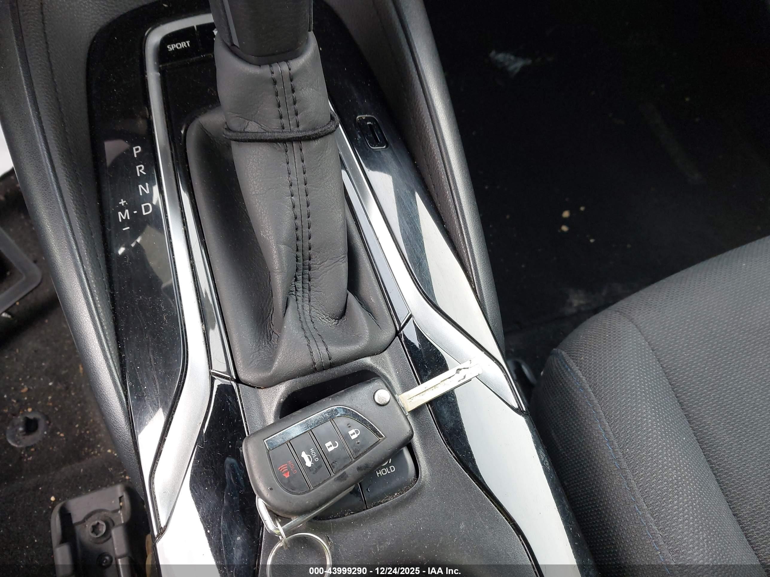 TOYOTA COROLLA image 11