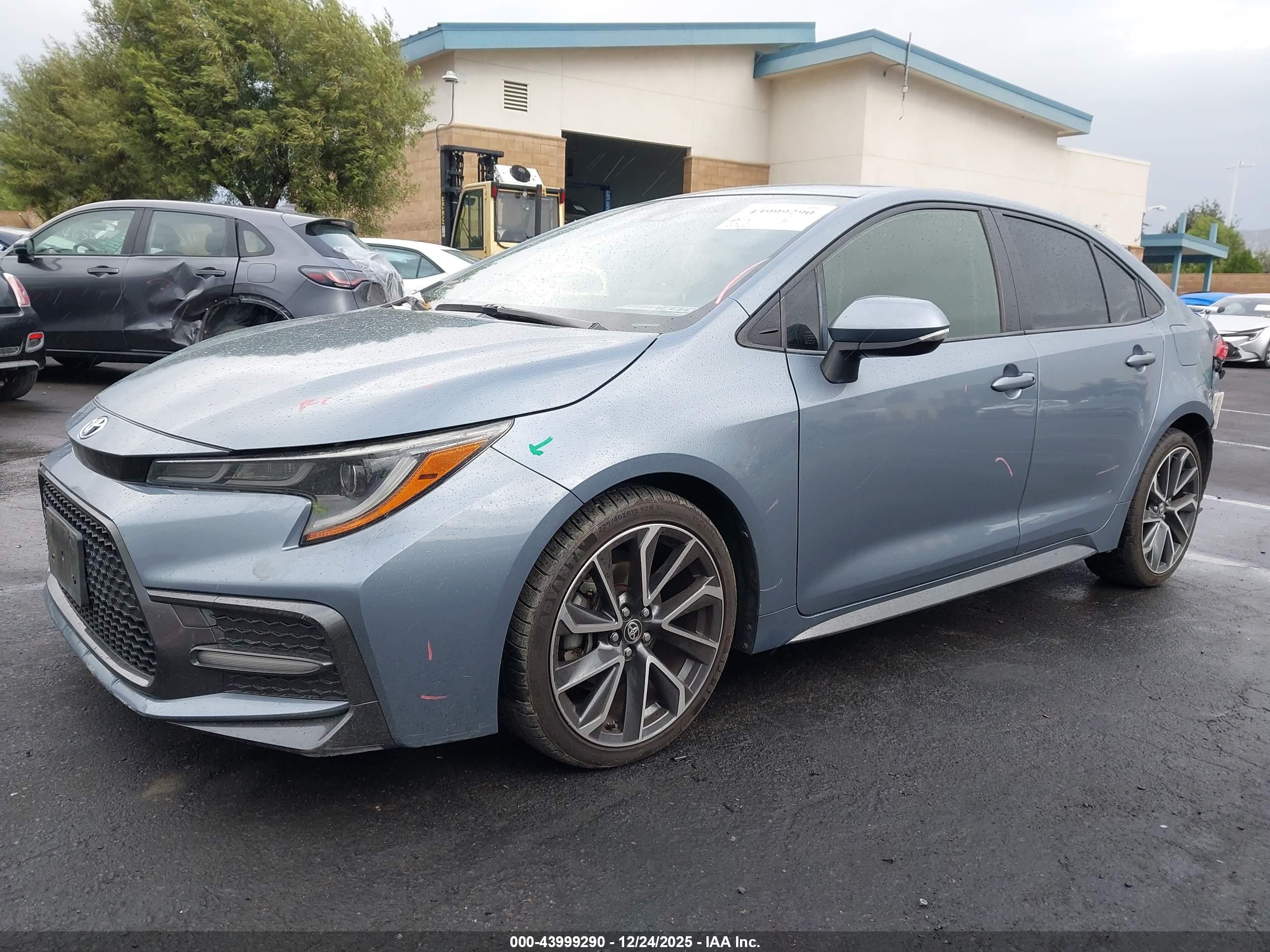 TOYOTA COROLLA image 2