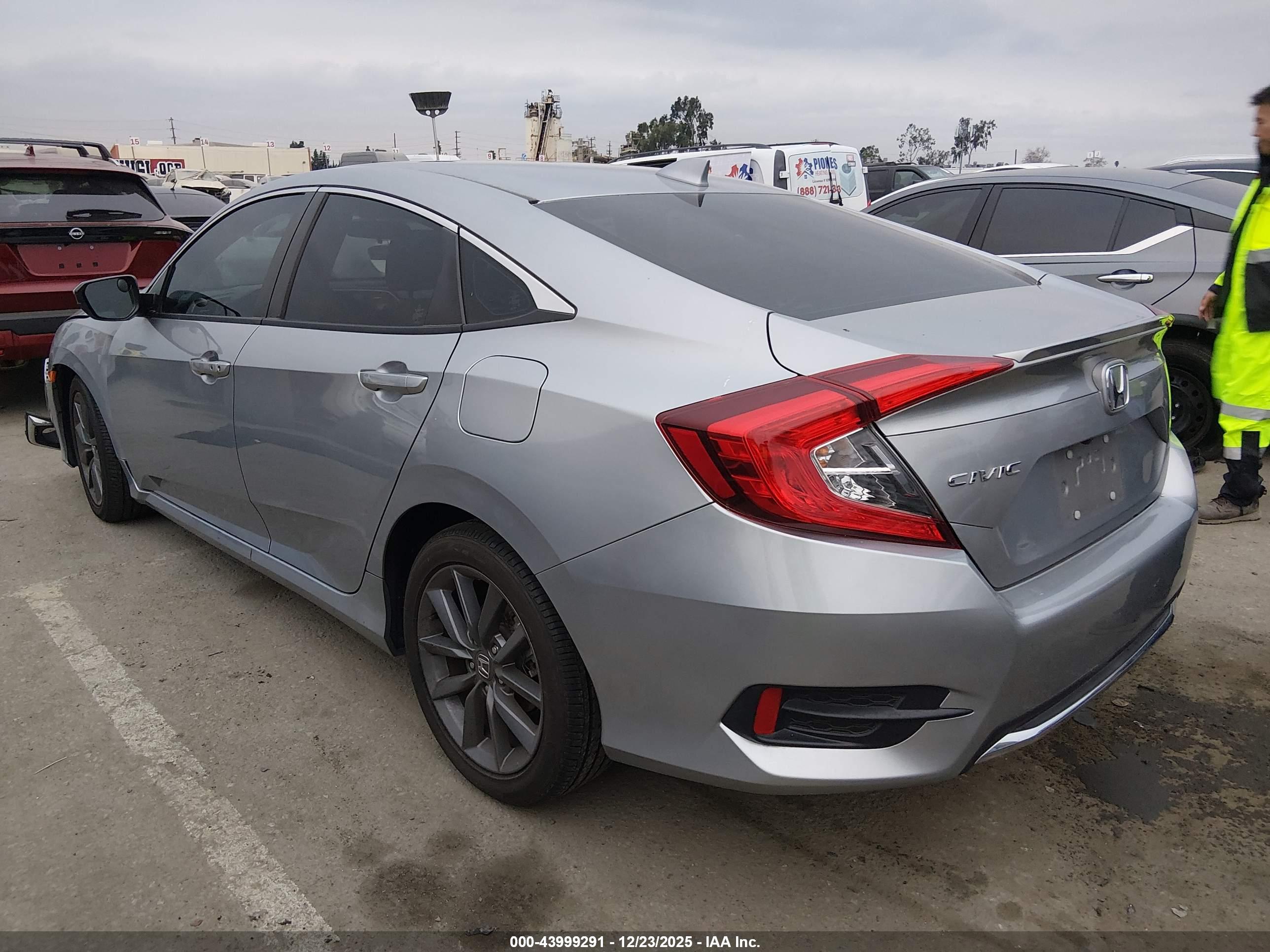 HONDA CIVIC image 3