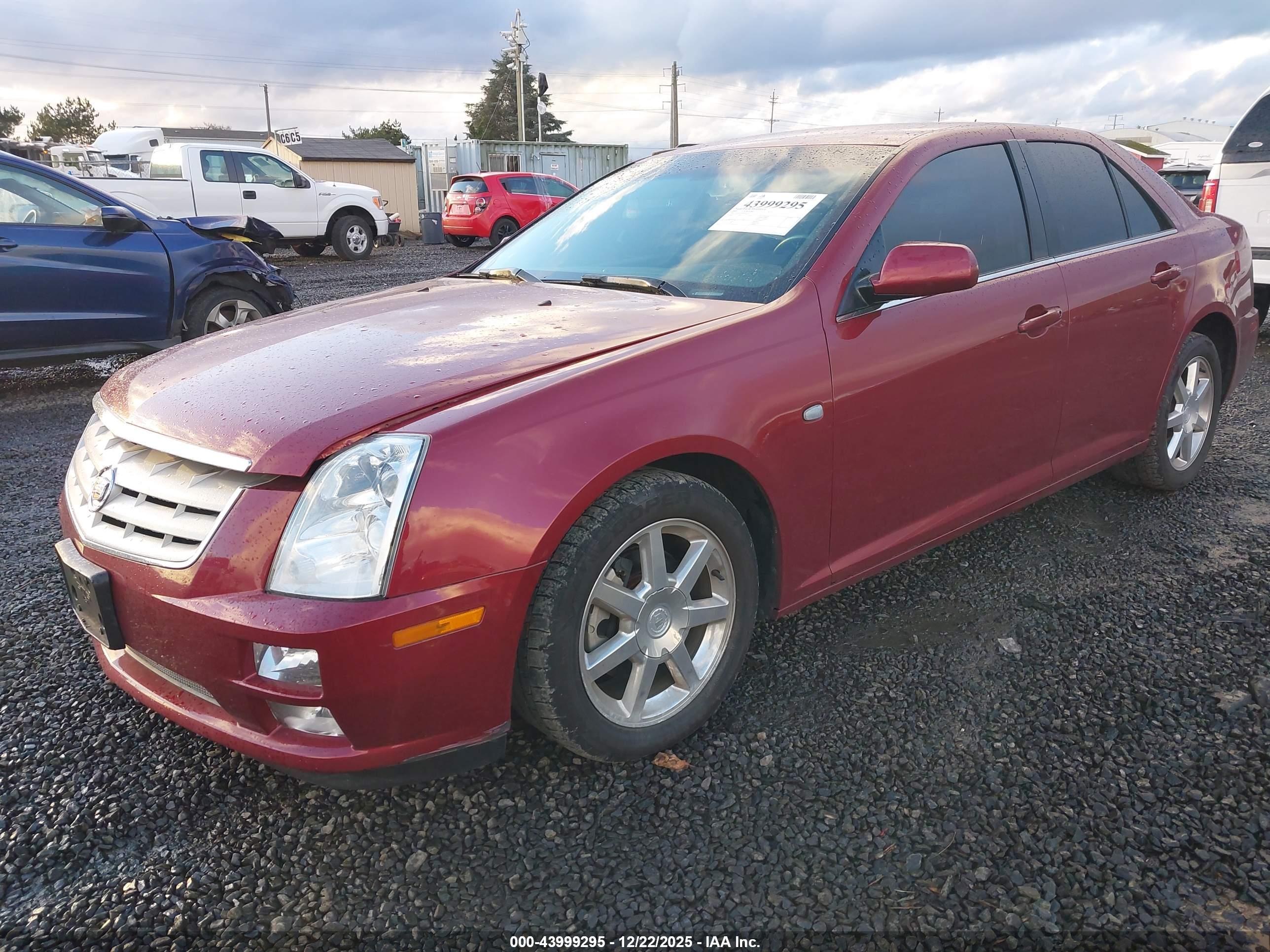 CADILLAC STS image 2