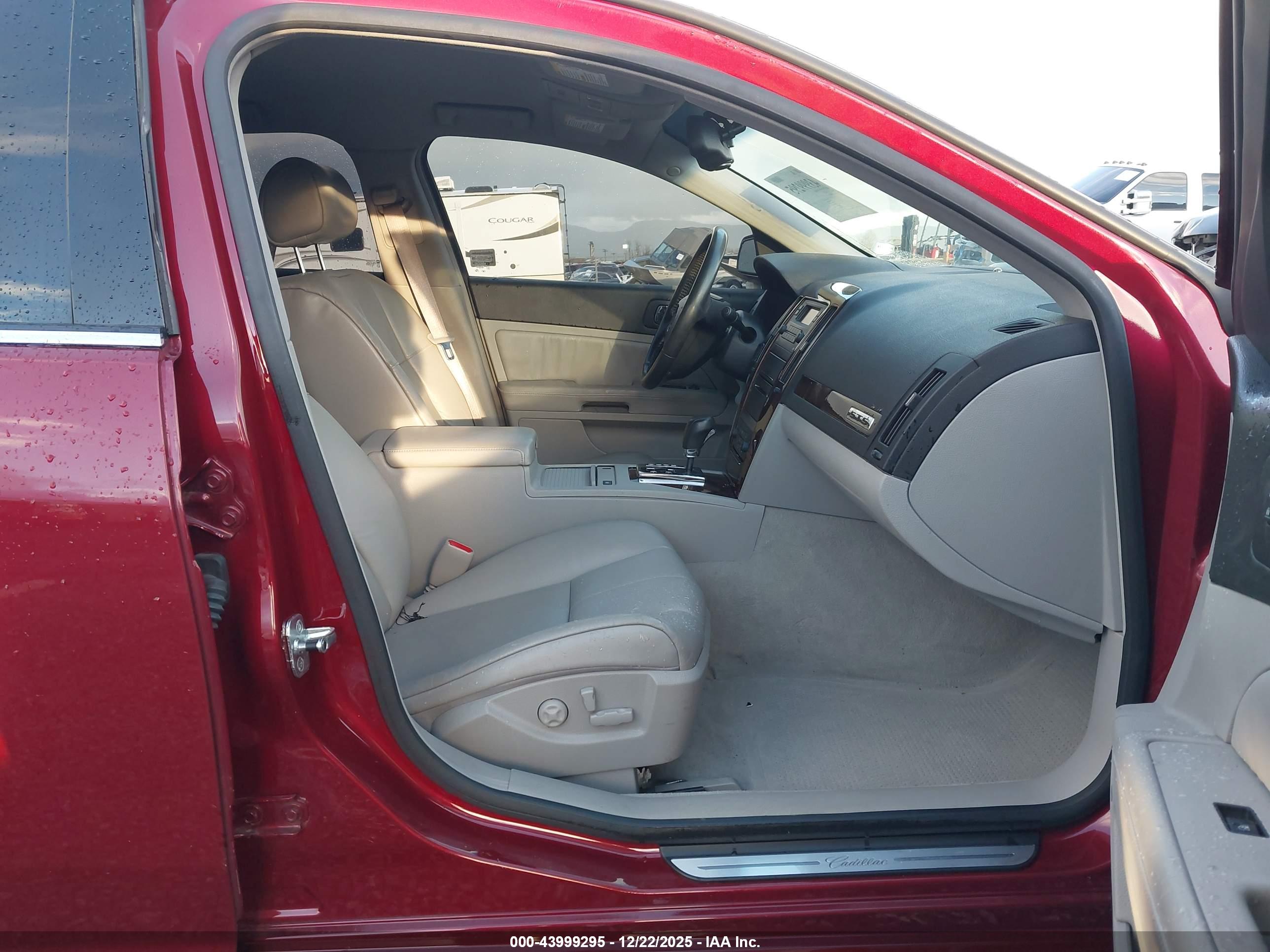 CADILLAC STS image 5
