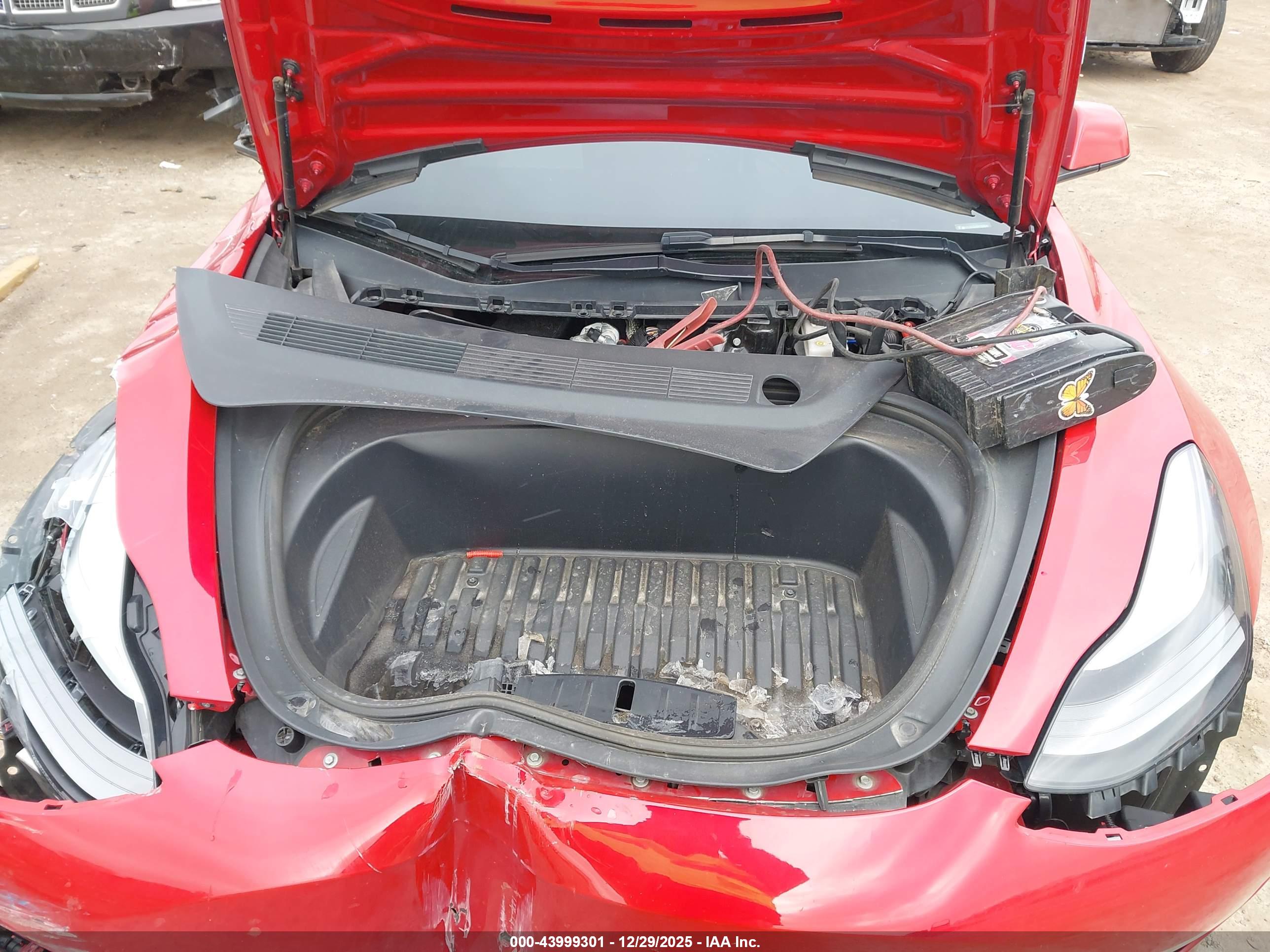 TESLA MODEL image 10