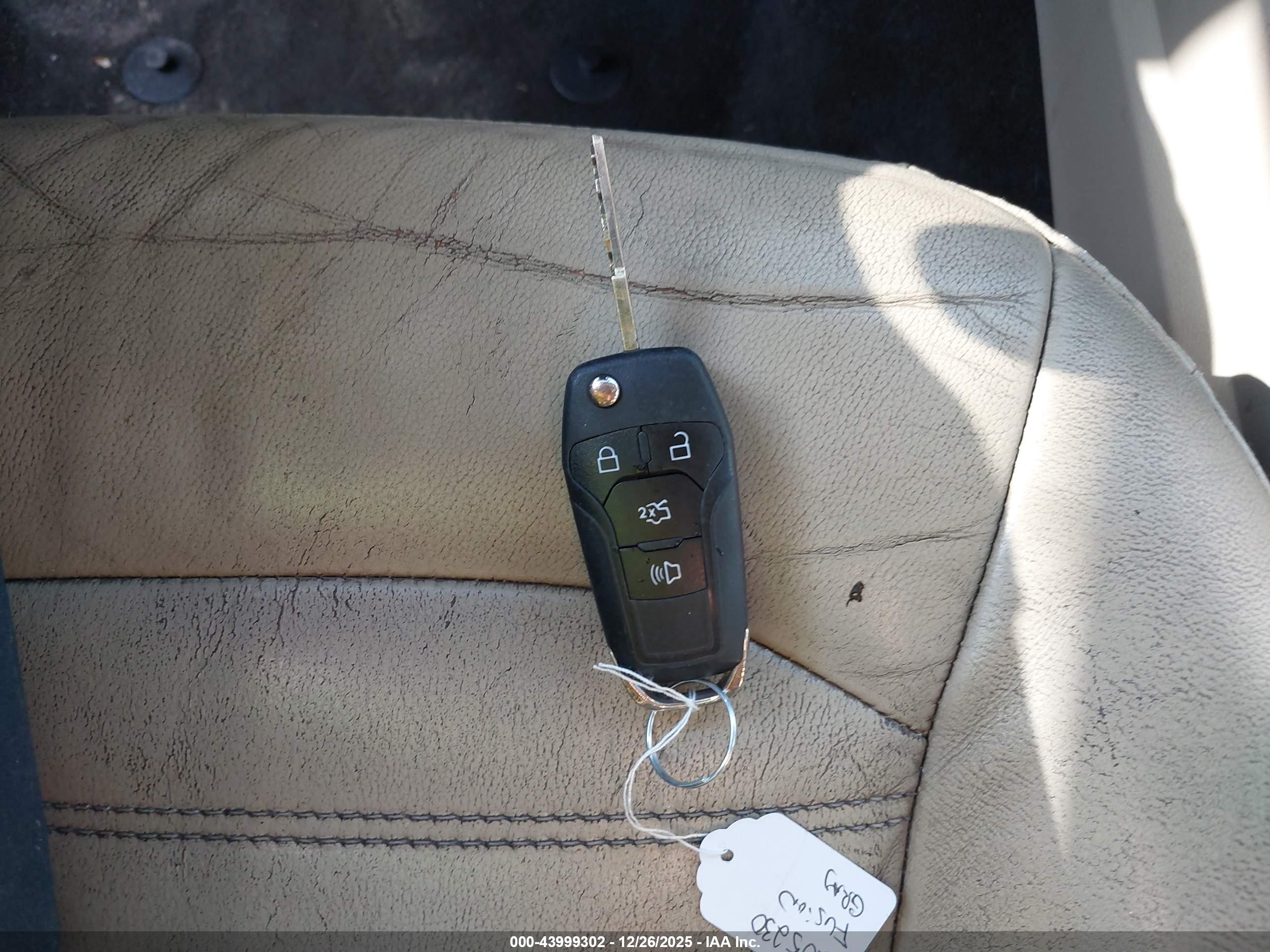 FORD FUSION image 11
