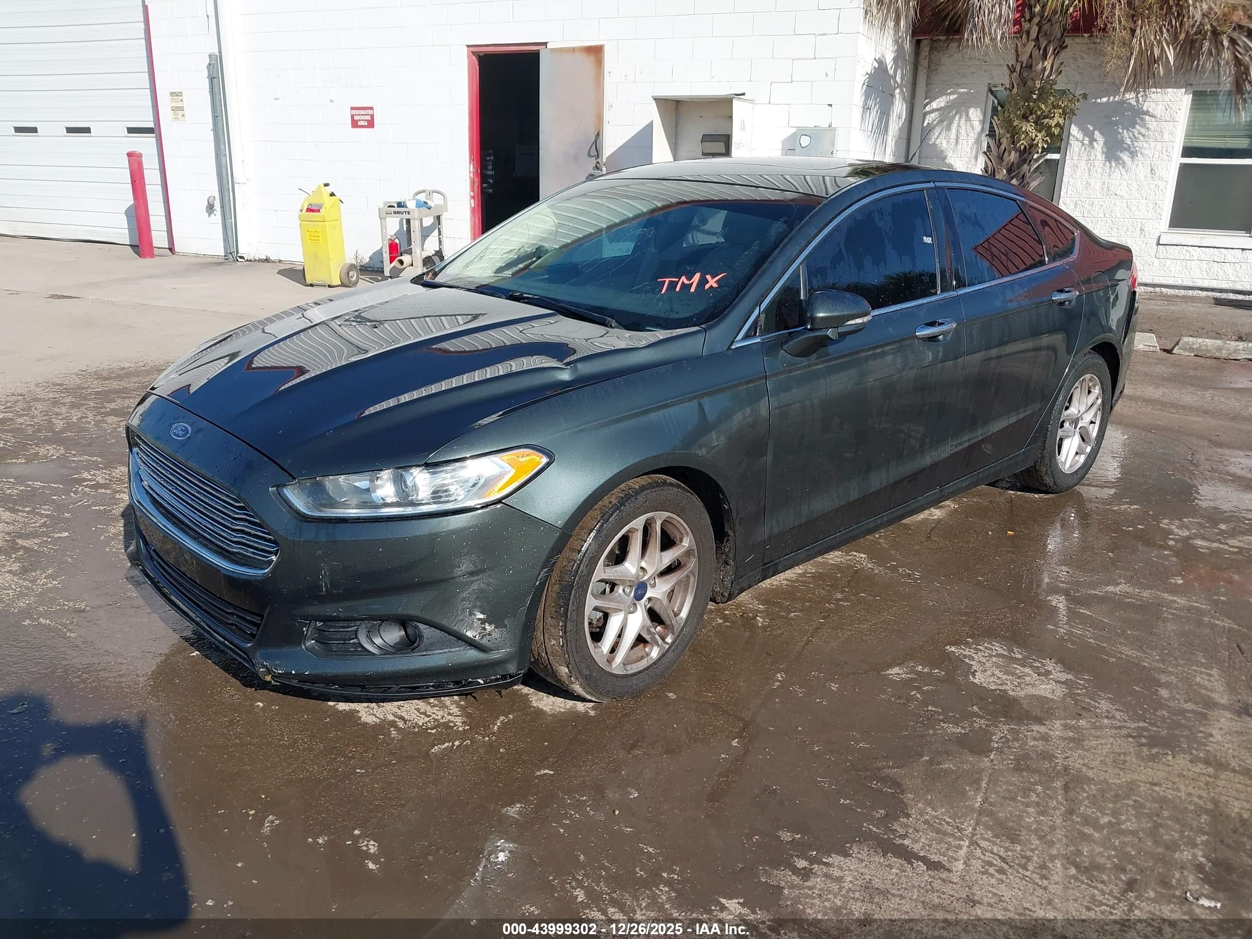 FORD FUSION image 2