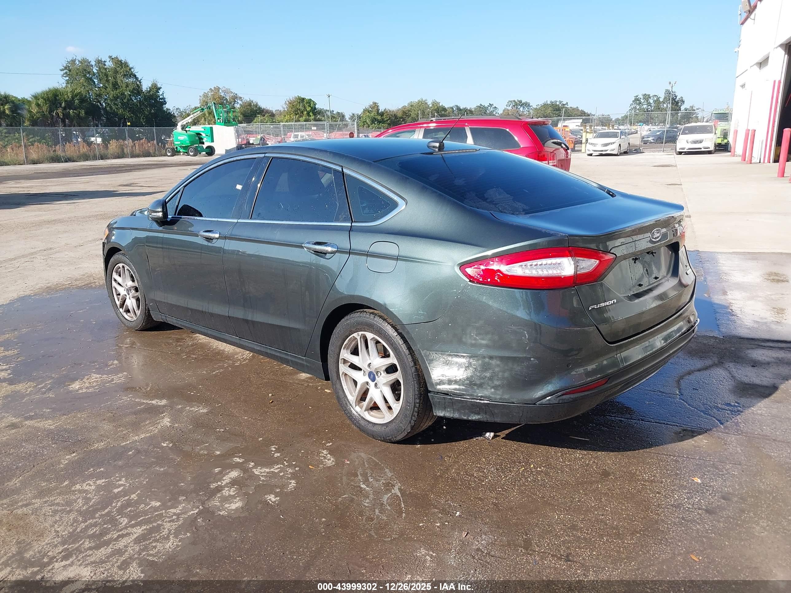 FORD FUSION image 3