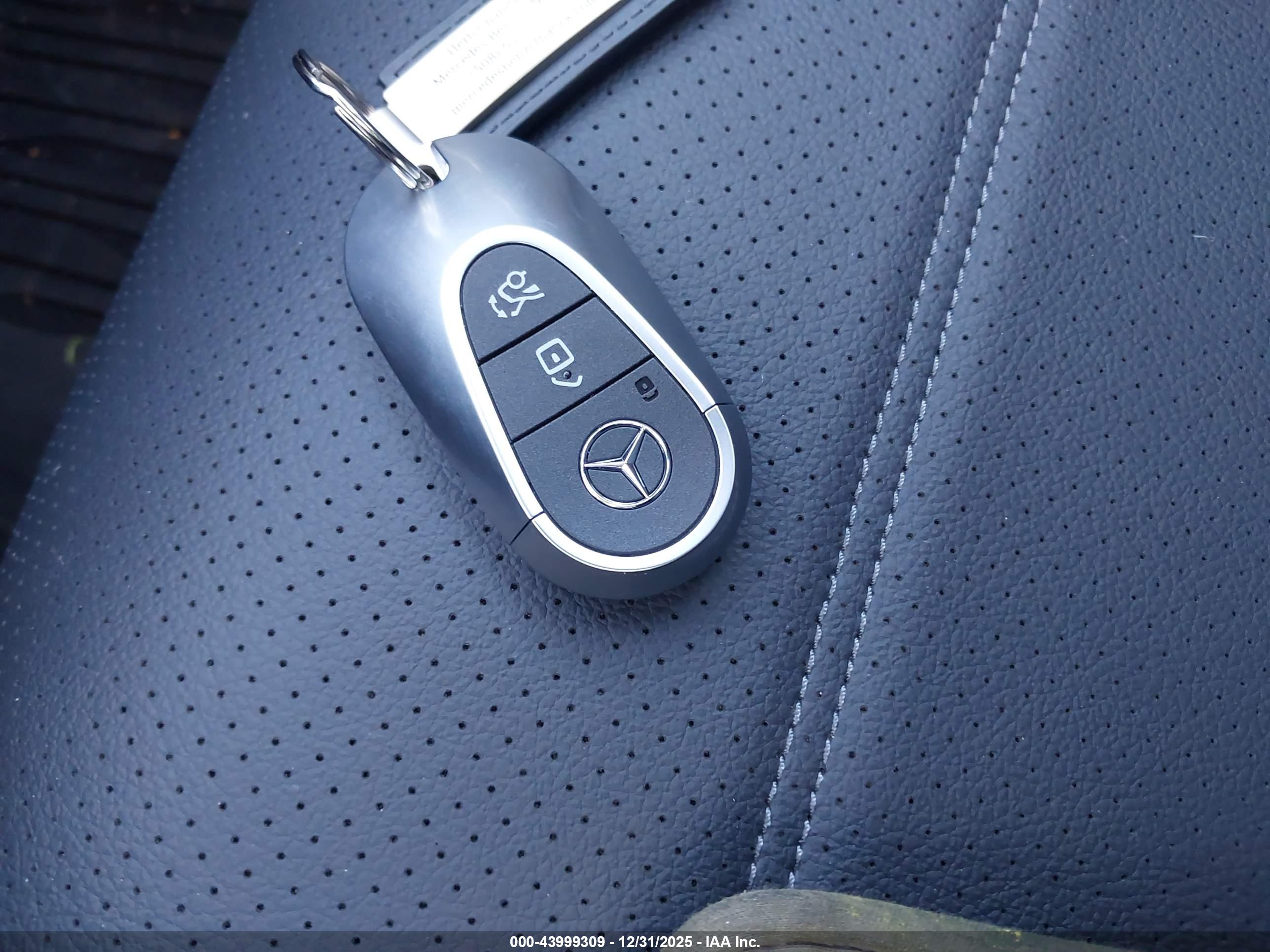MERCEDES-BENZ GLC image 11