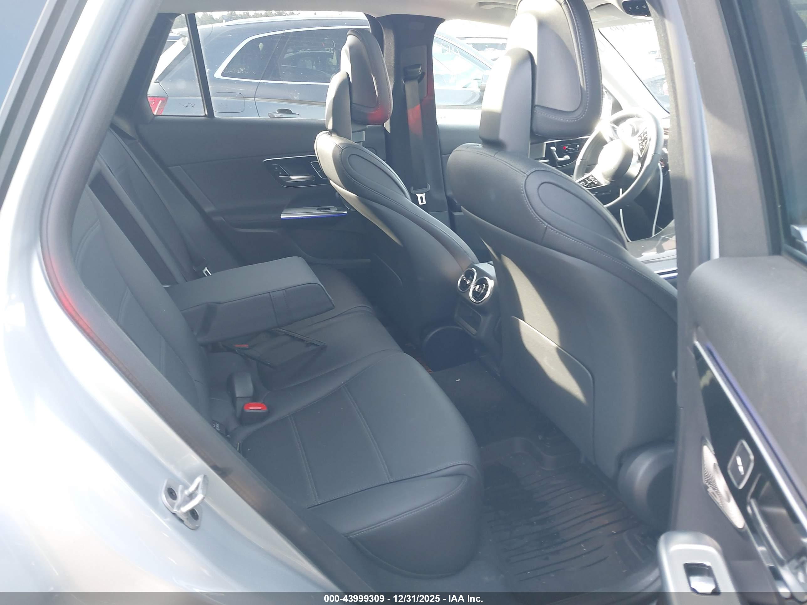 MERCEDES-BENZ GLC image 8