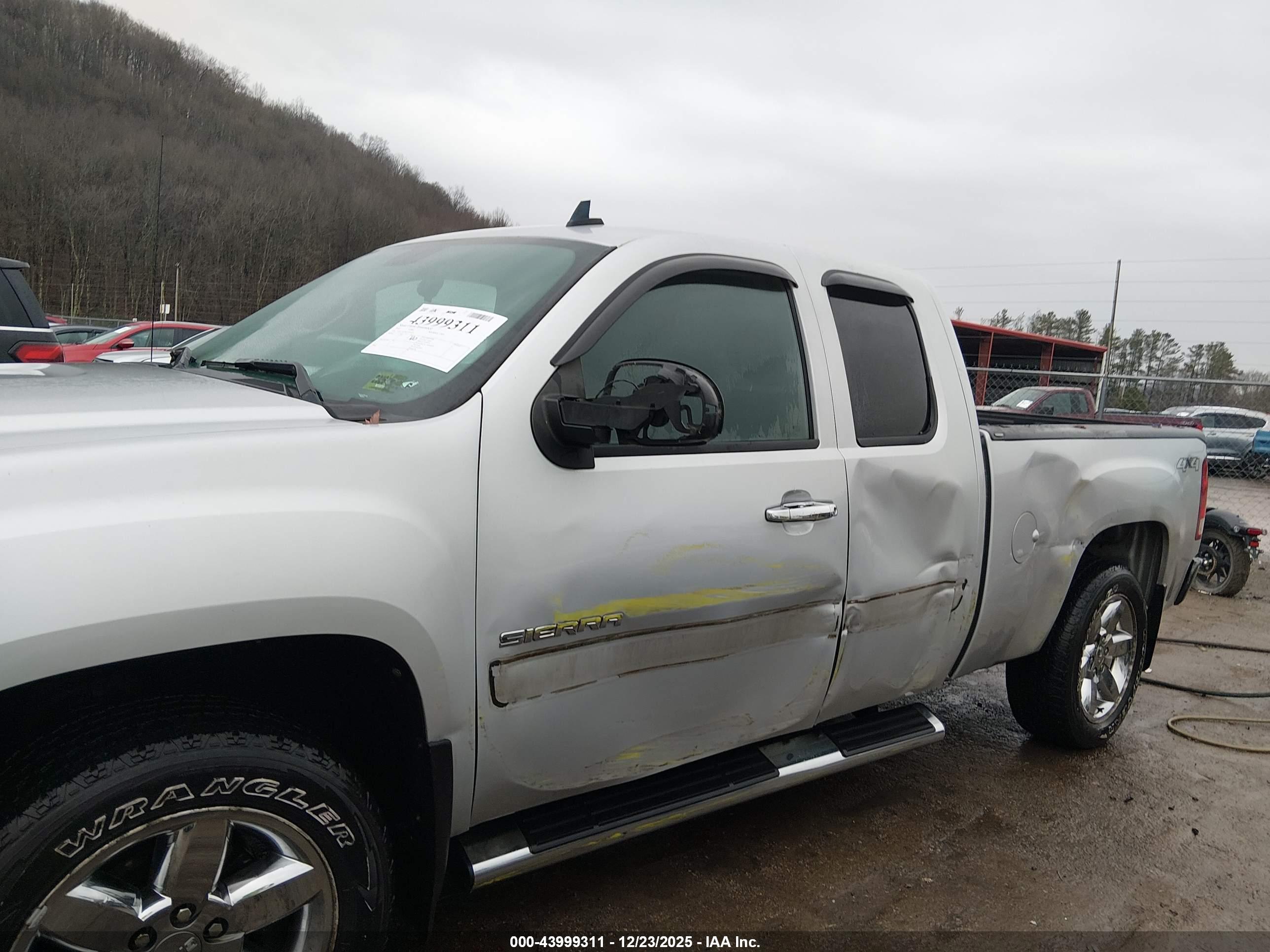 GMC SIERRA image 6
