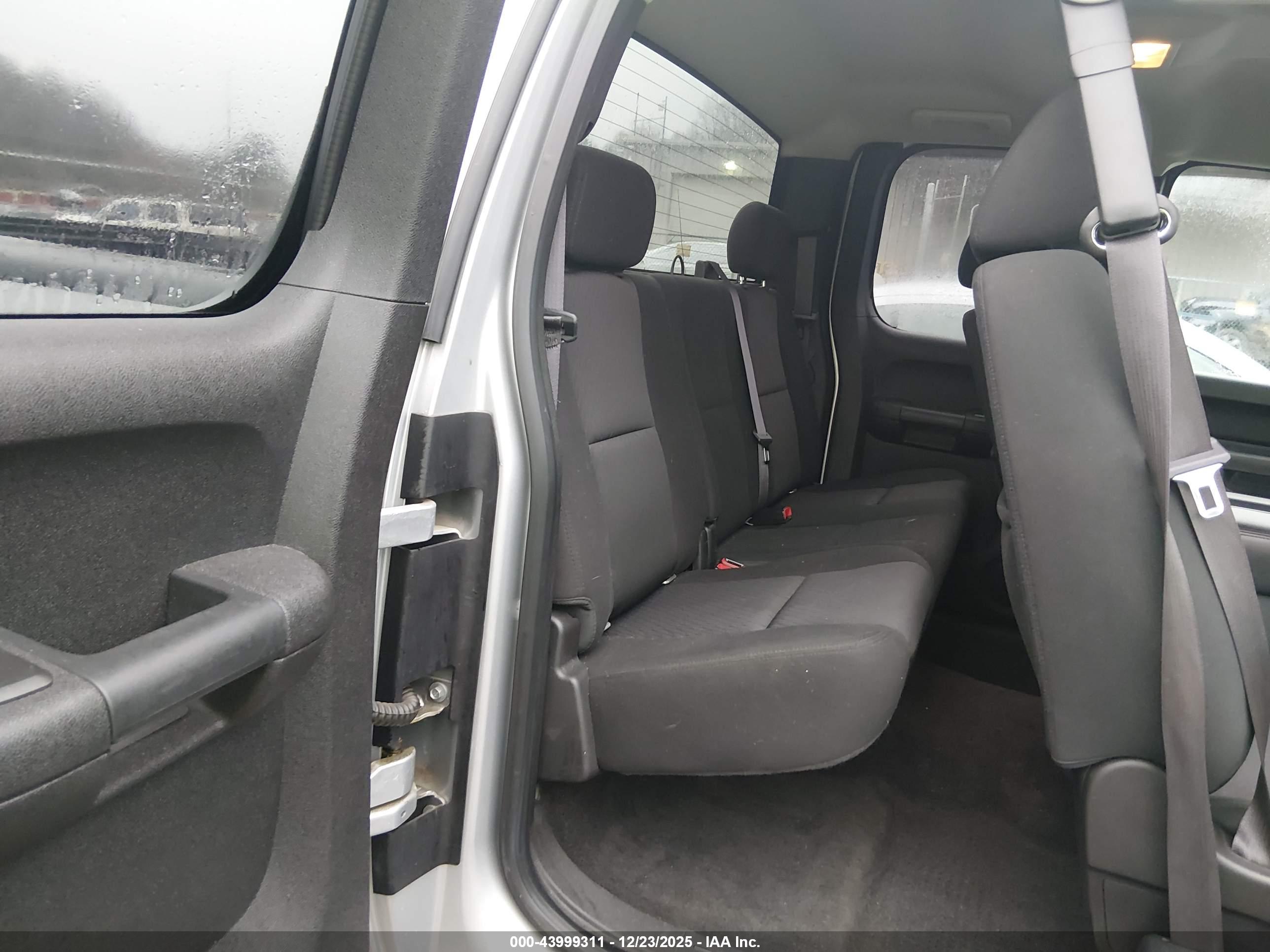 GMC SIERRA image 8