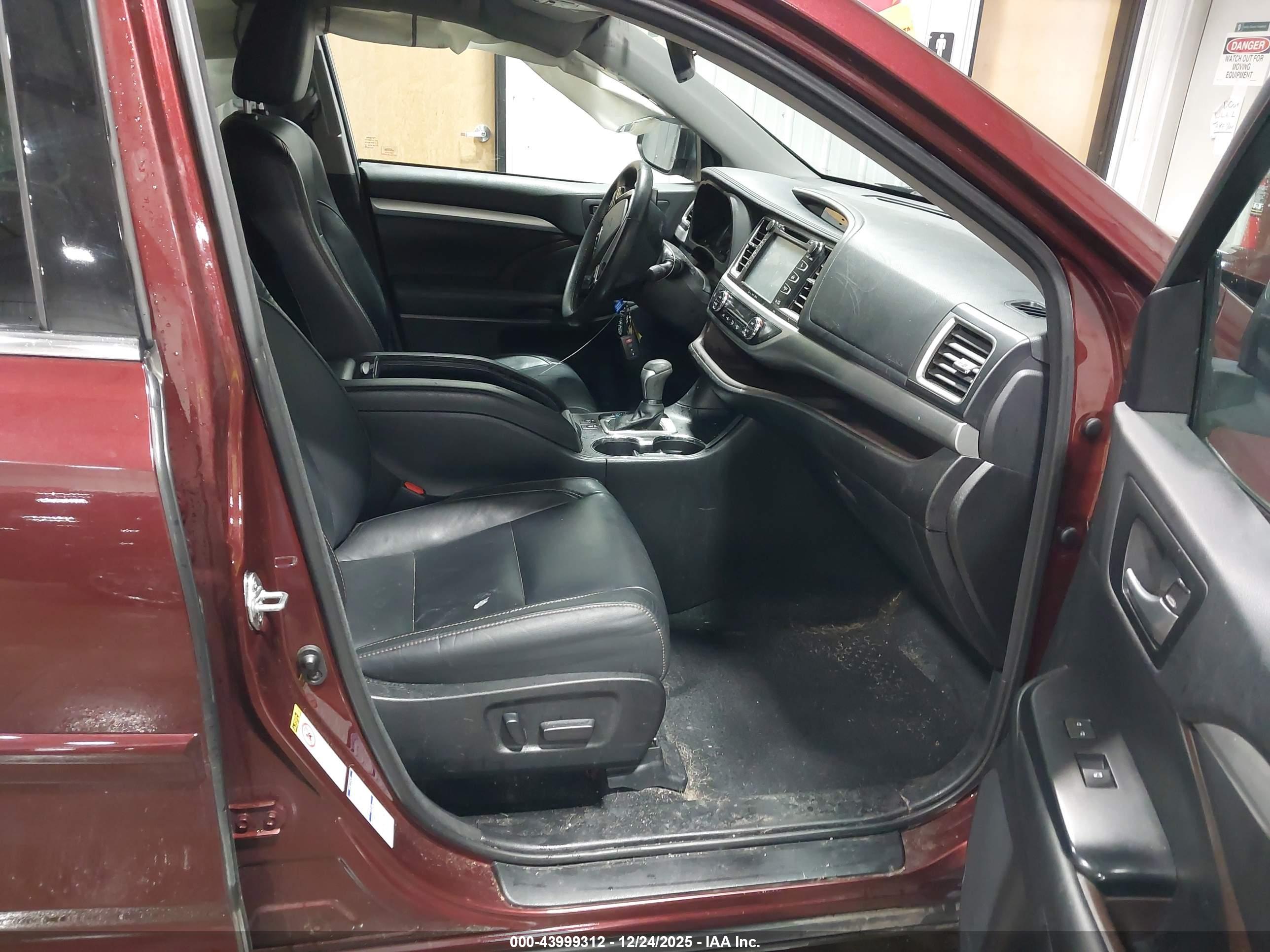 TOYOTA HIGHLANDER image 5