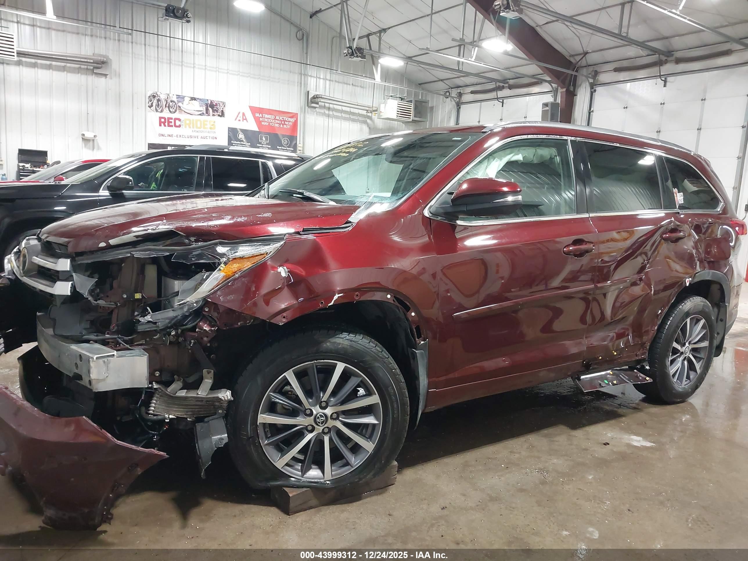 TOYOTA HIGHLANDER image 6