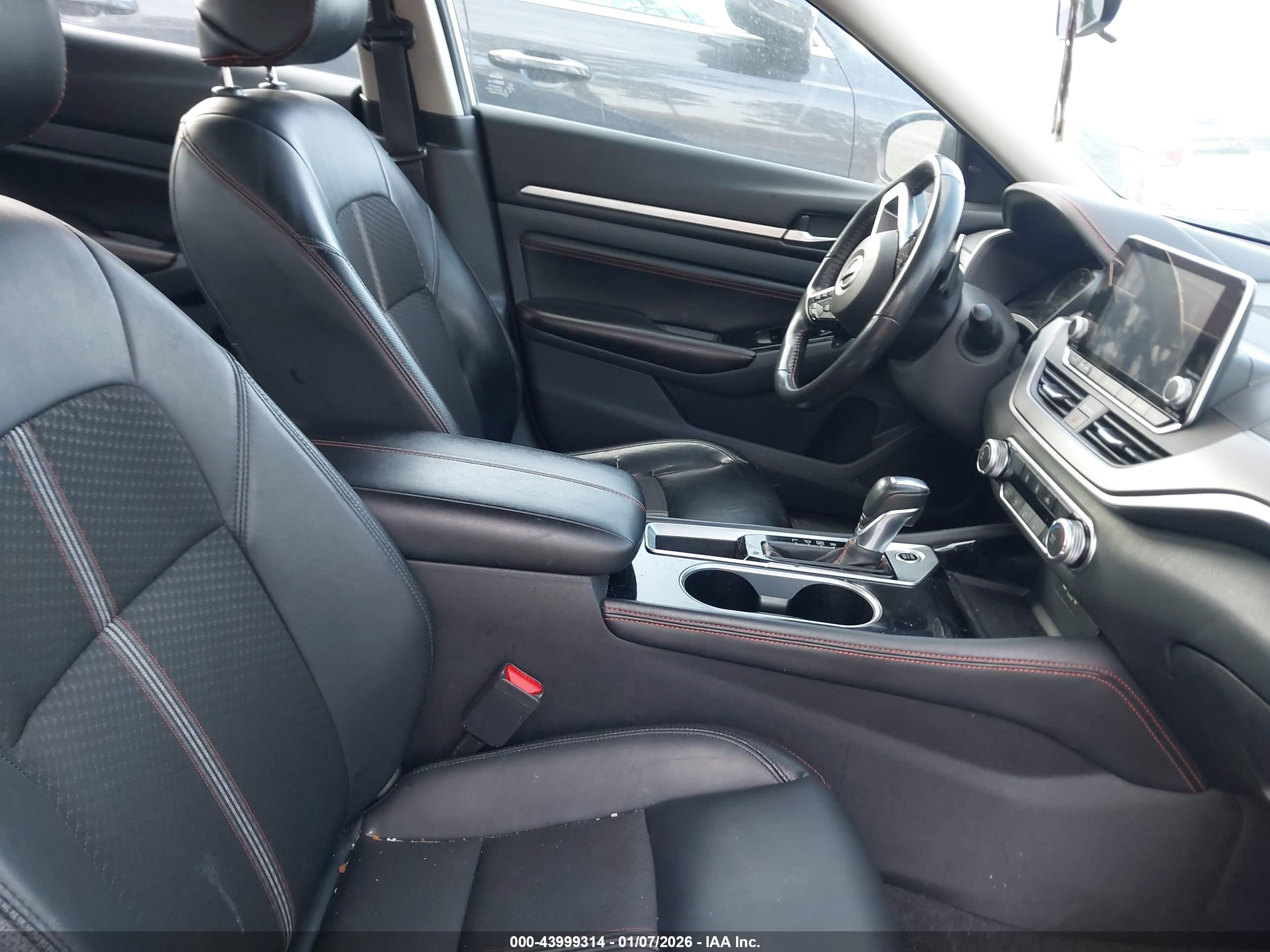 NISSAN ALTIMA image 5