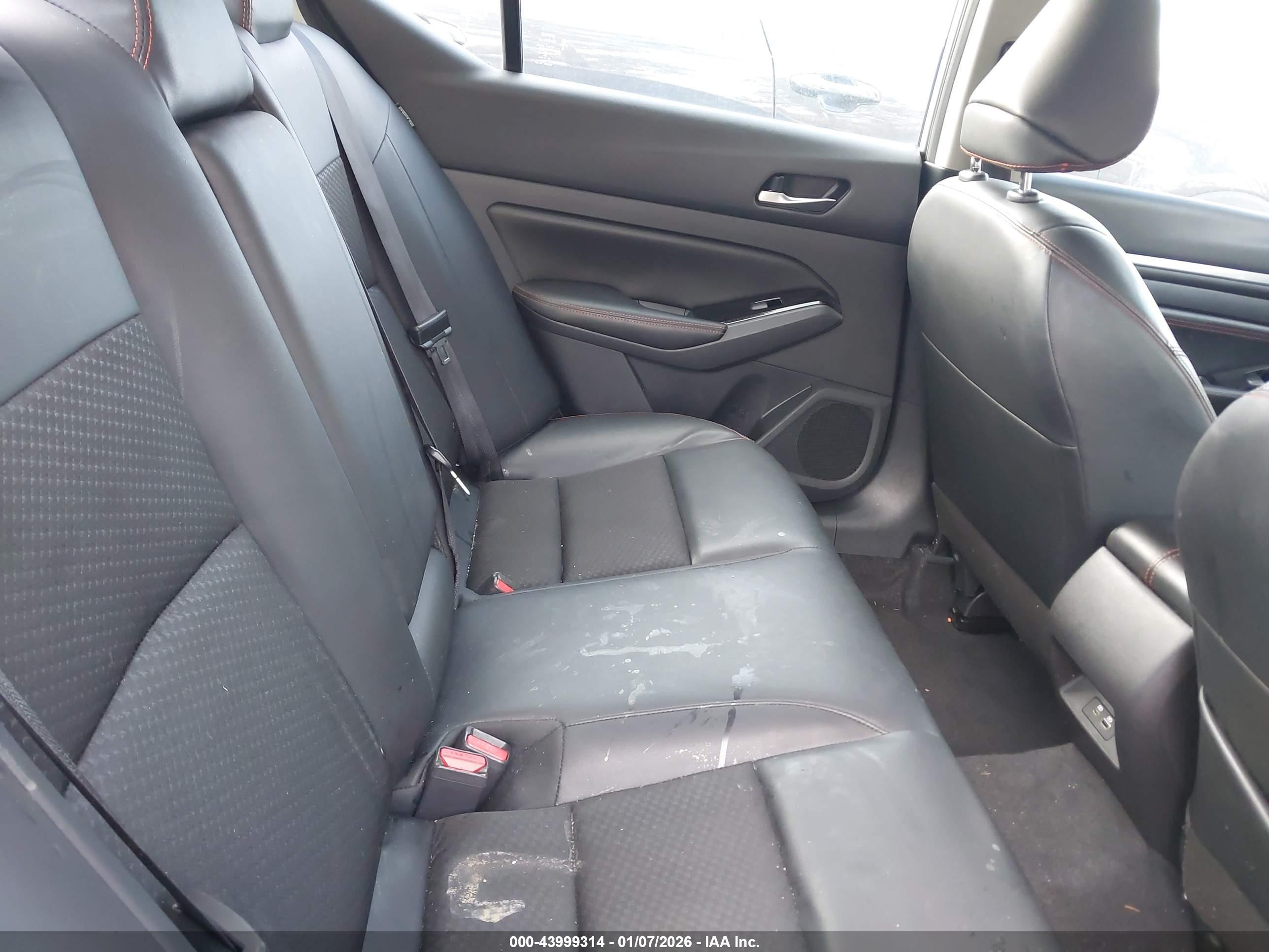 NISSAN ALTIMA image 8