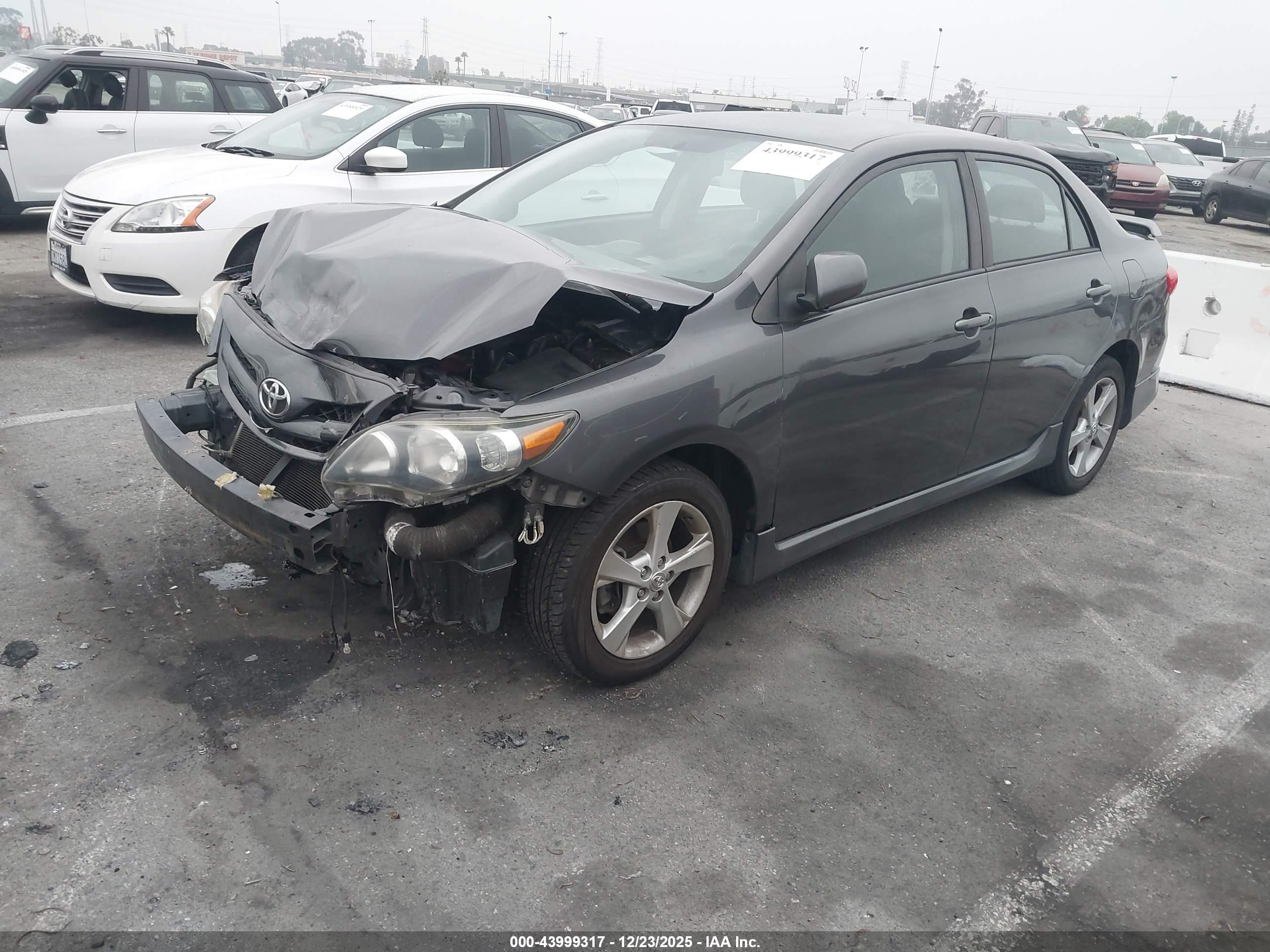 TOYOTA COROLLA image 2