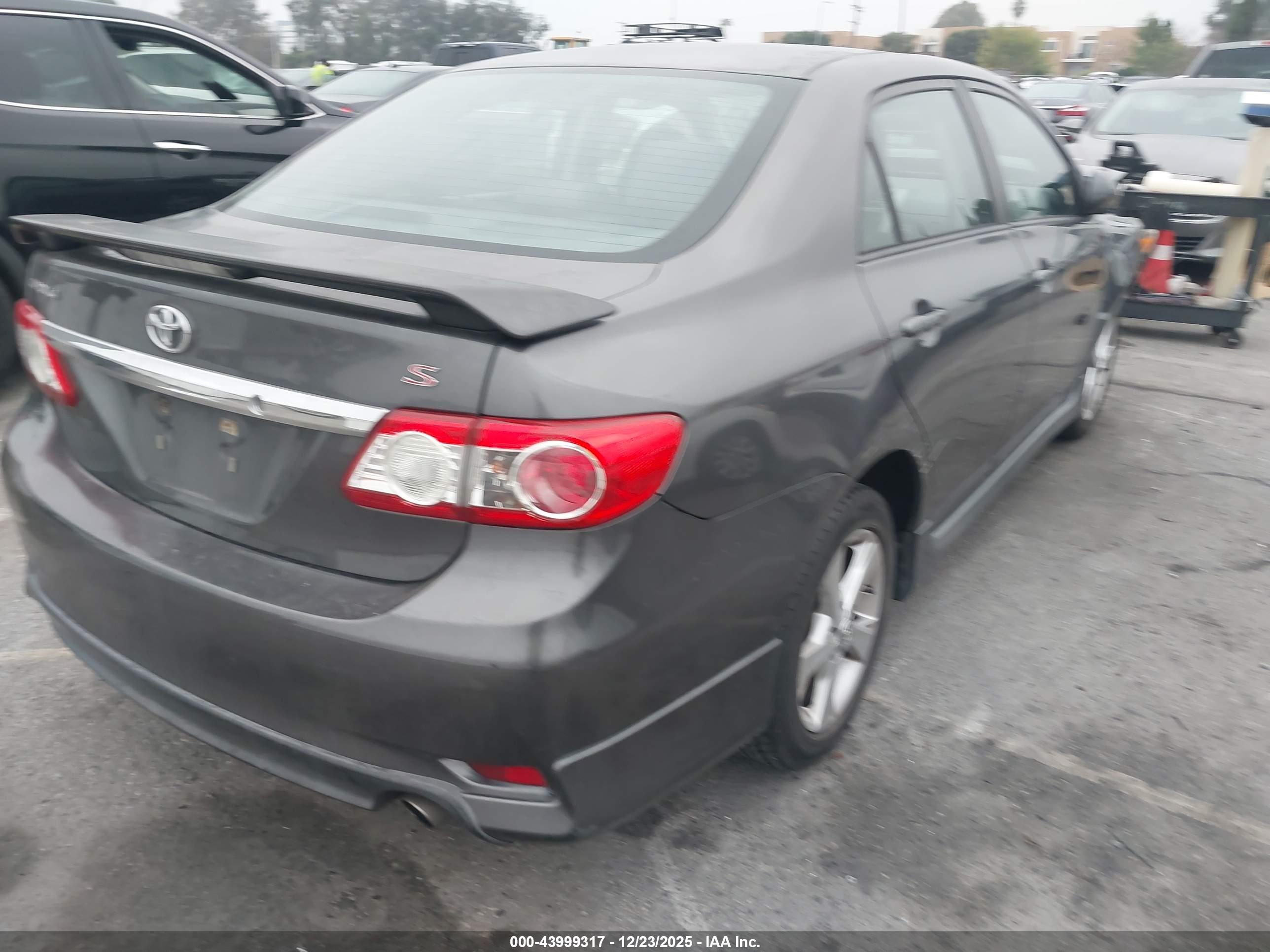 TOYOTA COROLLA image 4