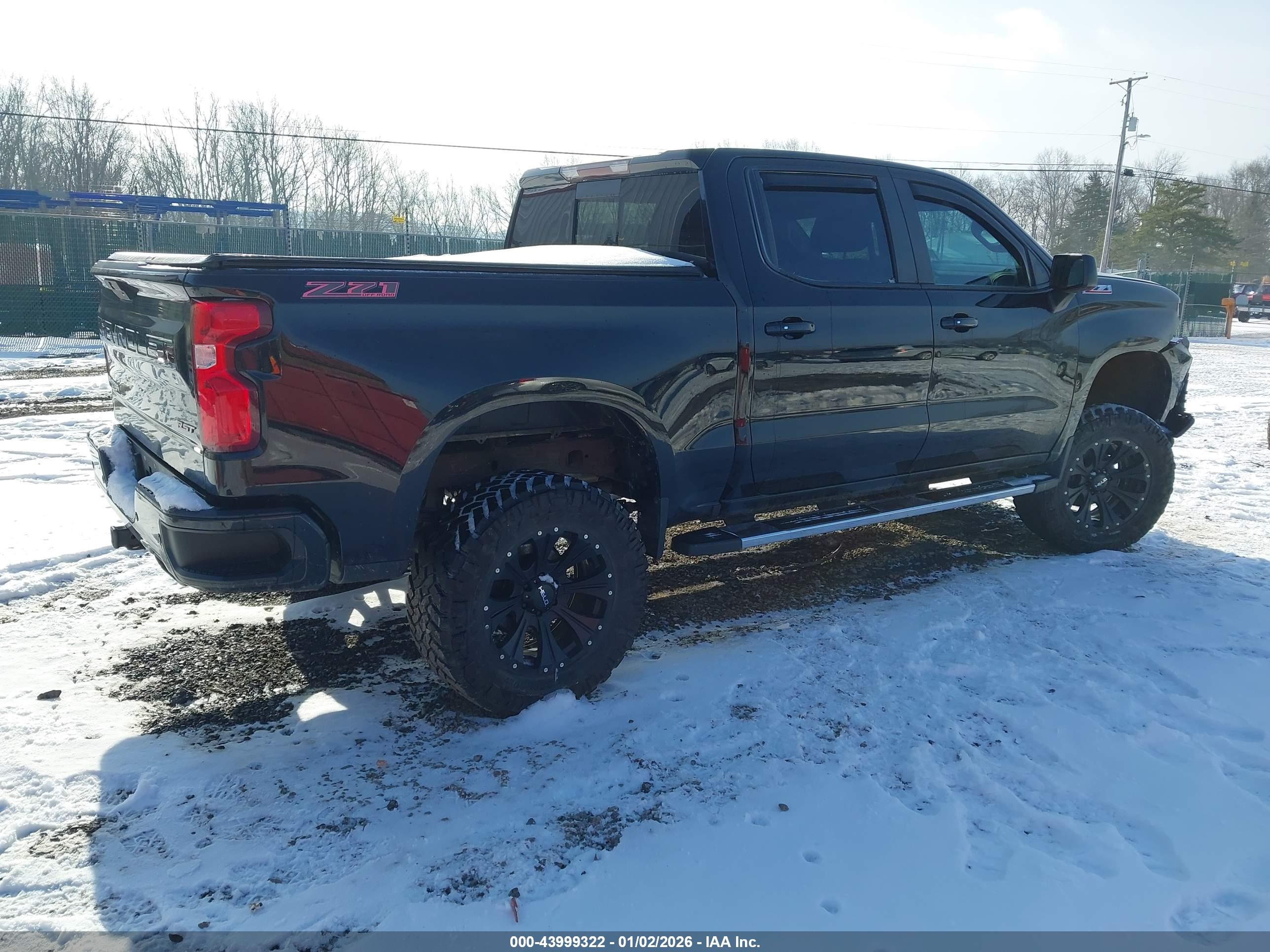CHEVROLET SILVERADO image 4
