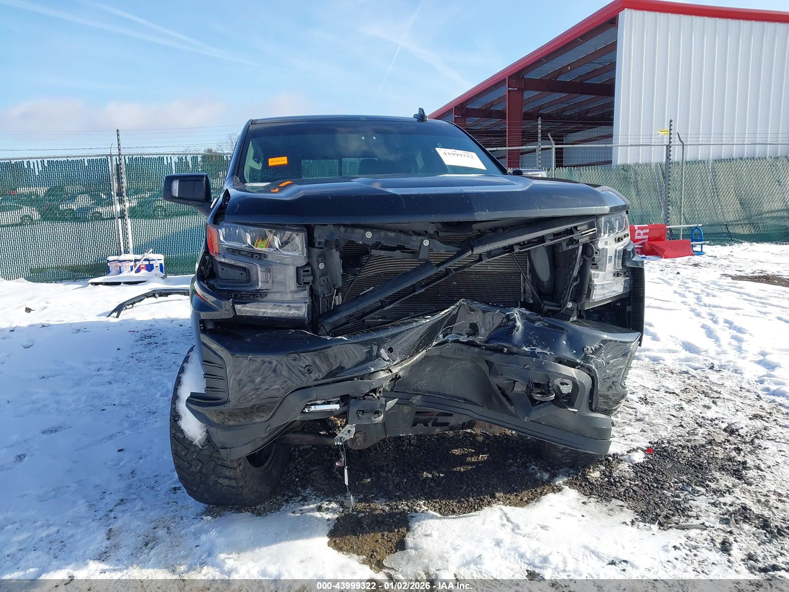 CHEVROLET SILVERADO image 6