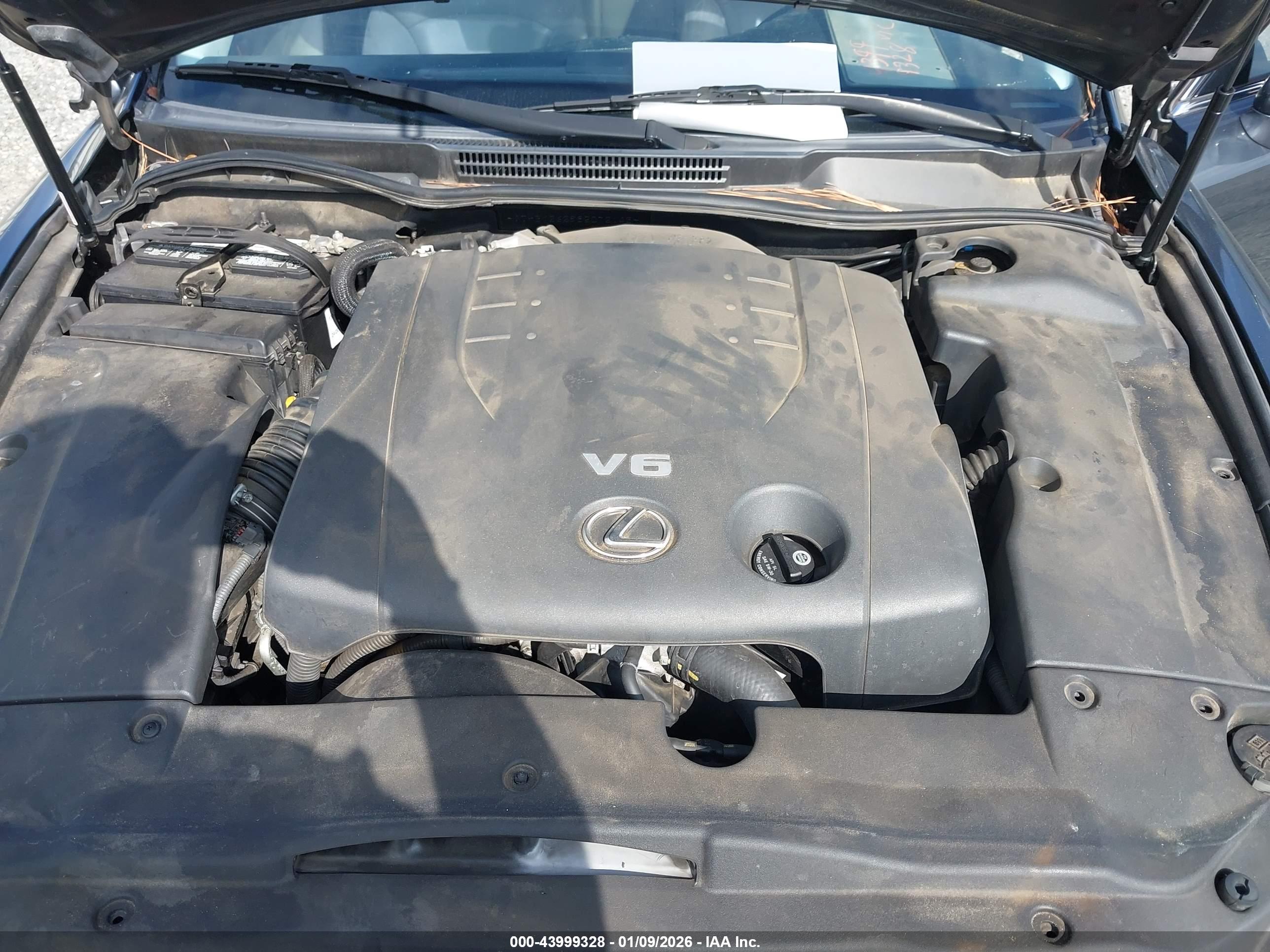LEXUS IS image 10
